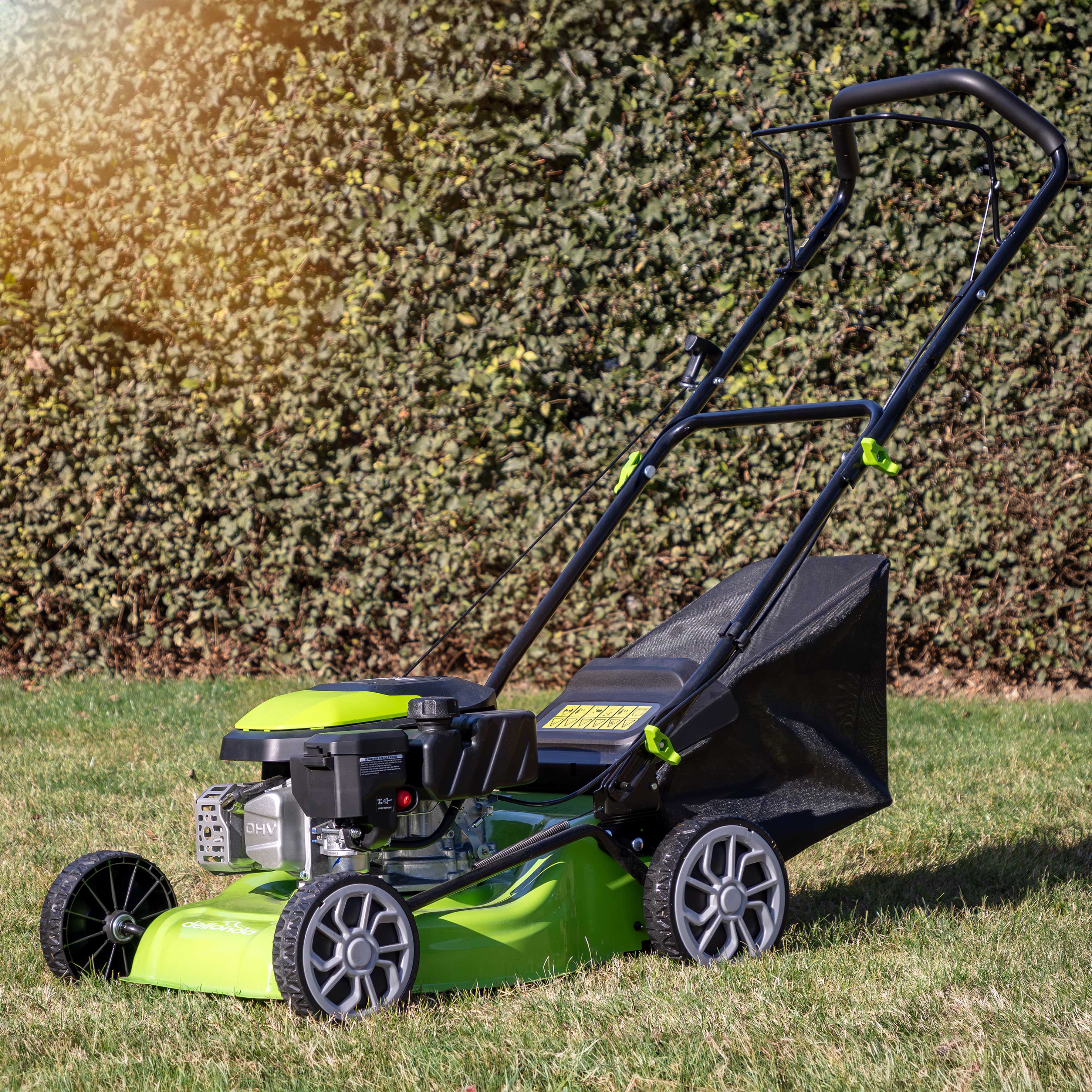 127cc 16-Inch 4-Stroke Gas Powered Push Lawn Mower with 41cm Cutting Width - Ideal for Small to Medium Yards, Home Garden Lawn Care & Landscaping