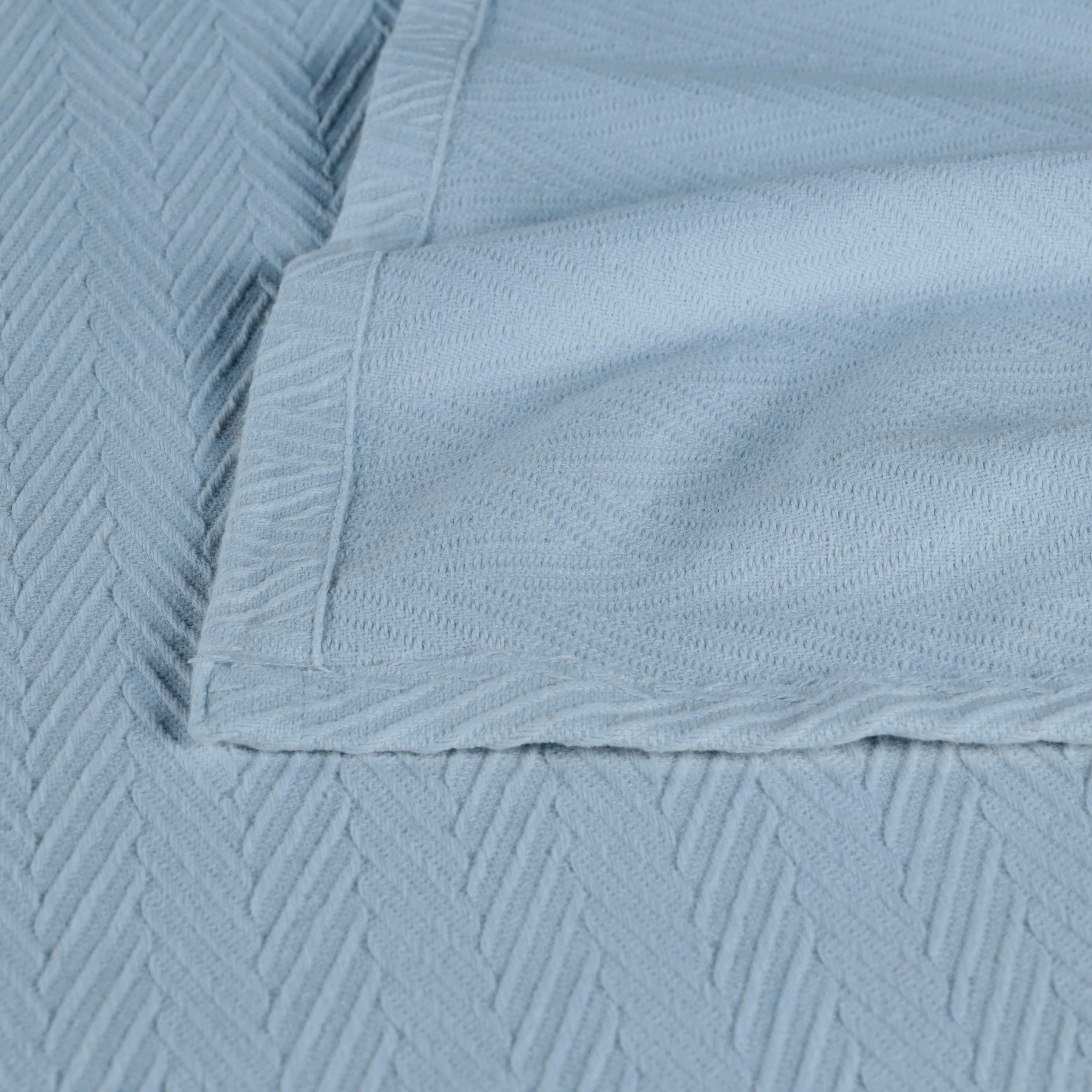 Soft All-Season Chevron Cotton Bed Blanket & Sofa Throw - Cozy Home Decor for Living Room, Bedroom, and Travel