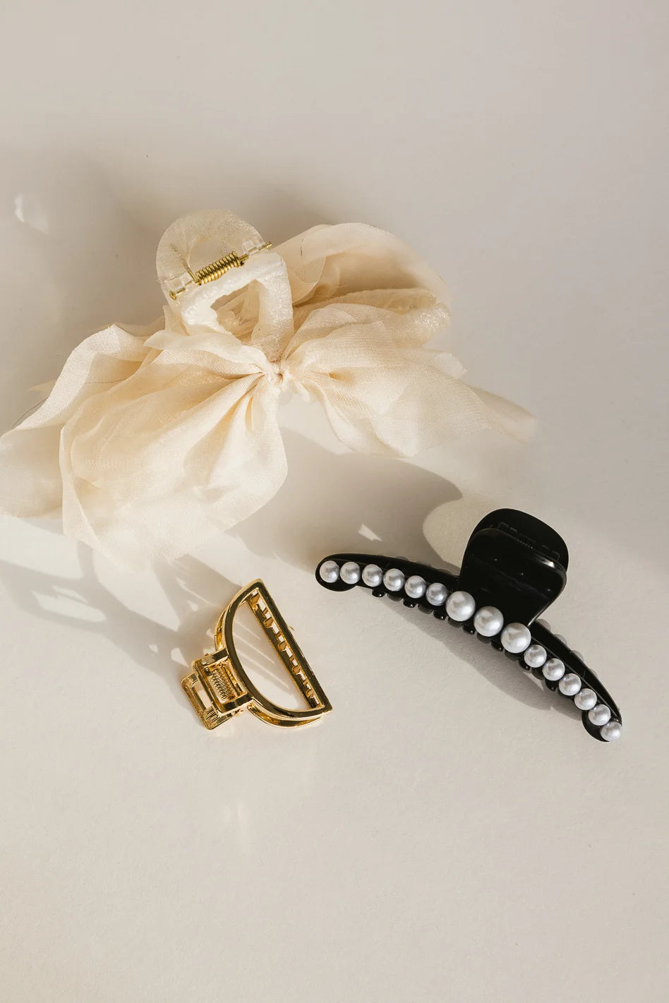 Hair Claw Clip with Mesh Bow - Non-Slip Hair Clips for Women & Girls - Perfect for Ponytails, Buns & Half-Up Hairstyles (Party, Wedding, Daily Use)