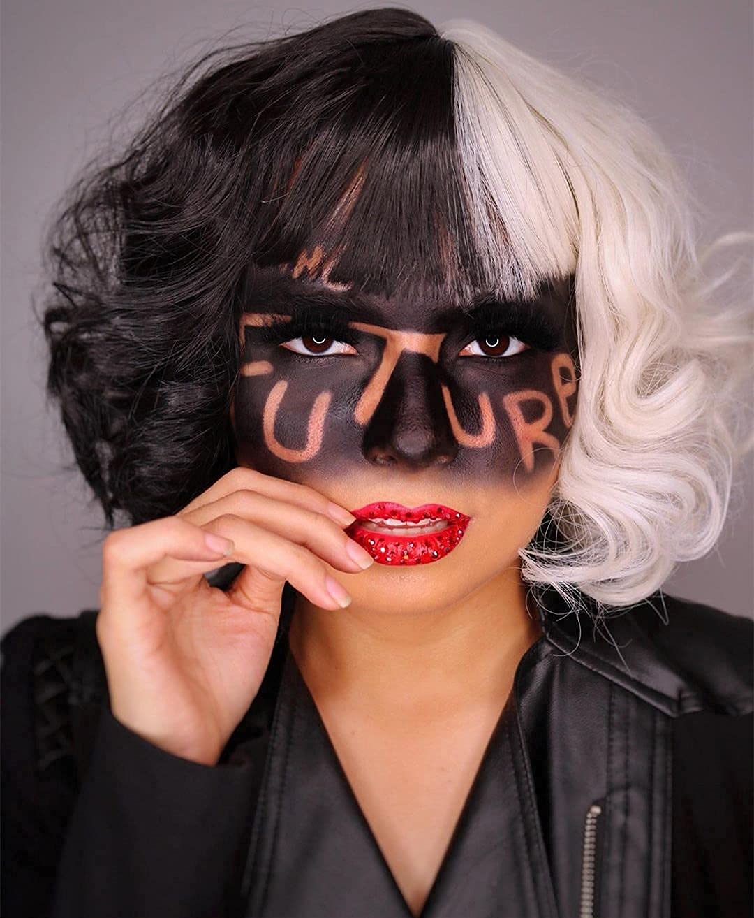Cruella De Vil Costume Wig Set for Women - Short Black & White Cosplay Wig with Gloves, Wig Cap, Mask, Holder & Necklace | Perfect for Halloween, Carnival, Cosplay Parties & Fancy Dress Costumes