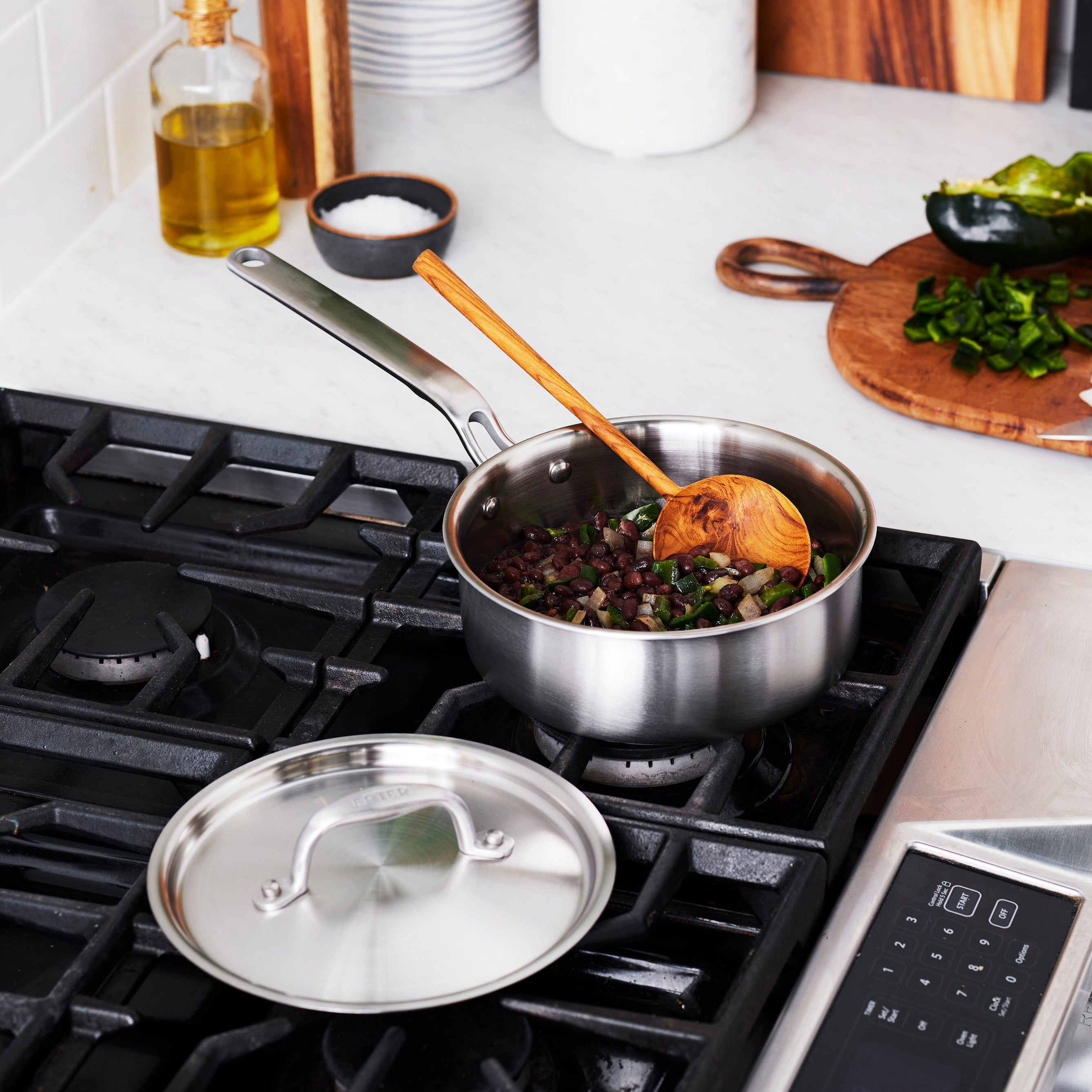 Heritage Steel 2 Quart Saucepan with Lid - Premium Stainless Steel Cookware for Home & Professional Kitchens | Perfect for Sauces, Soups & Simmering