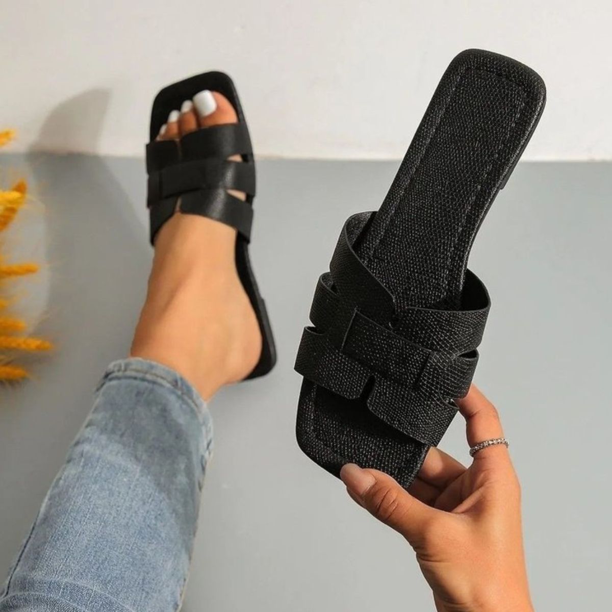 Comfortable Open Toe Flat Sandals for Women - Breathable Summer Casual Shoes | Perfect for Beach, Walking & Vacation