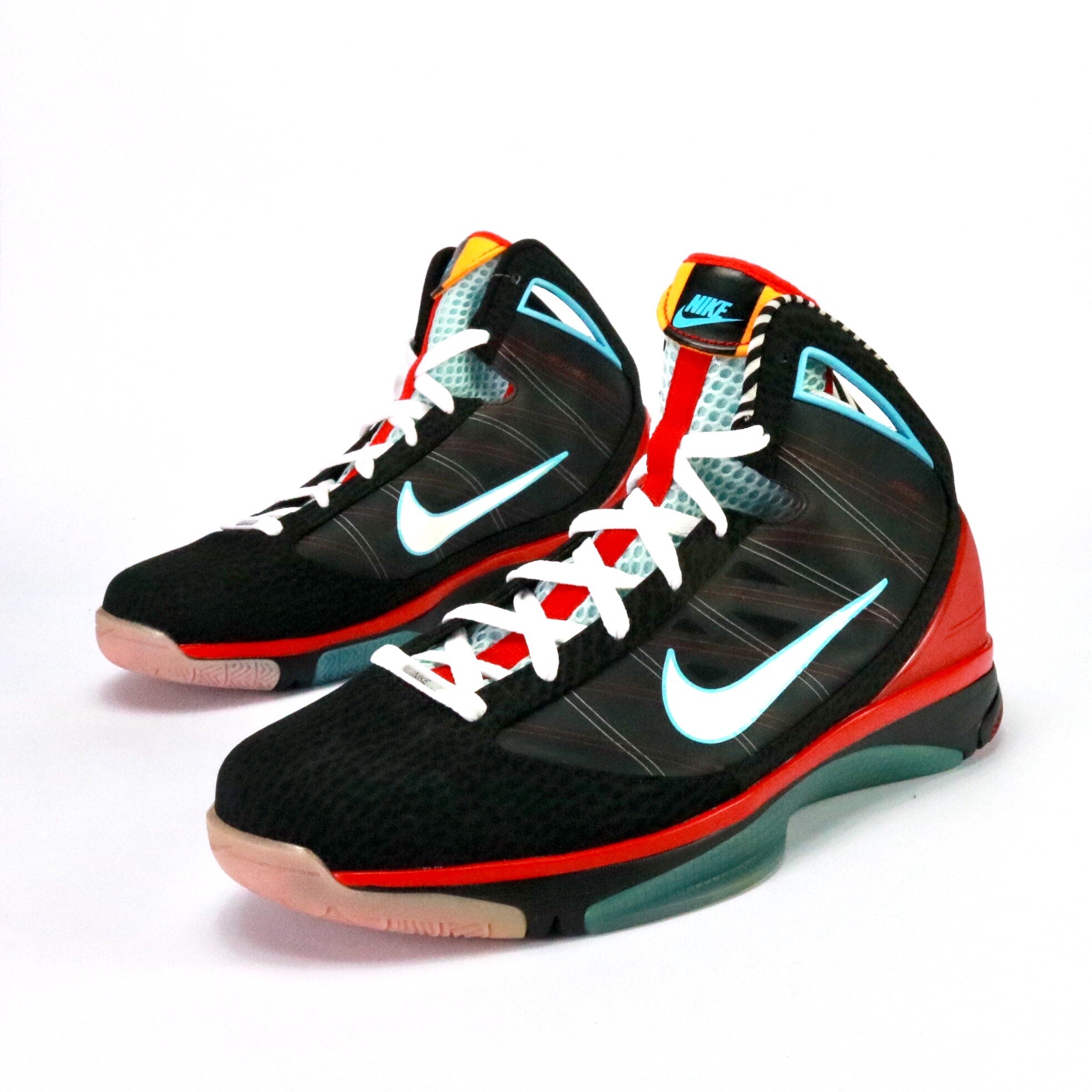 Nike Hyperize Basketball Shoes - White & Black Retro Style for Men - Perfect for Streetball, Training, and Casual Wear