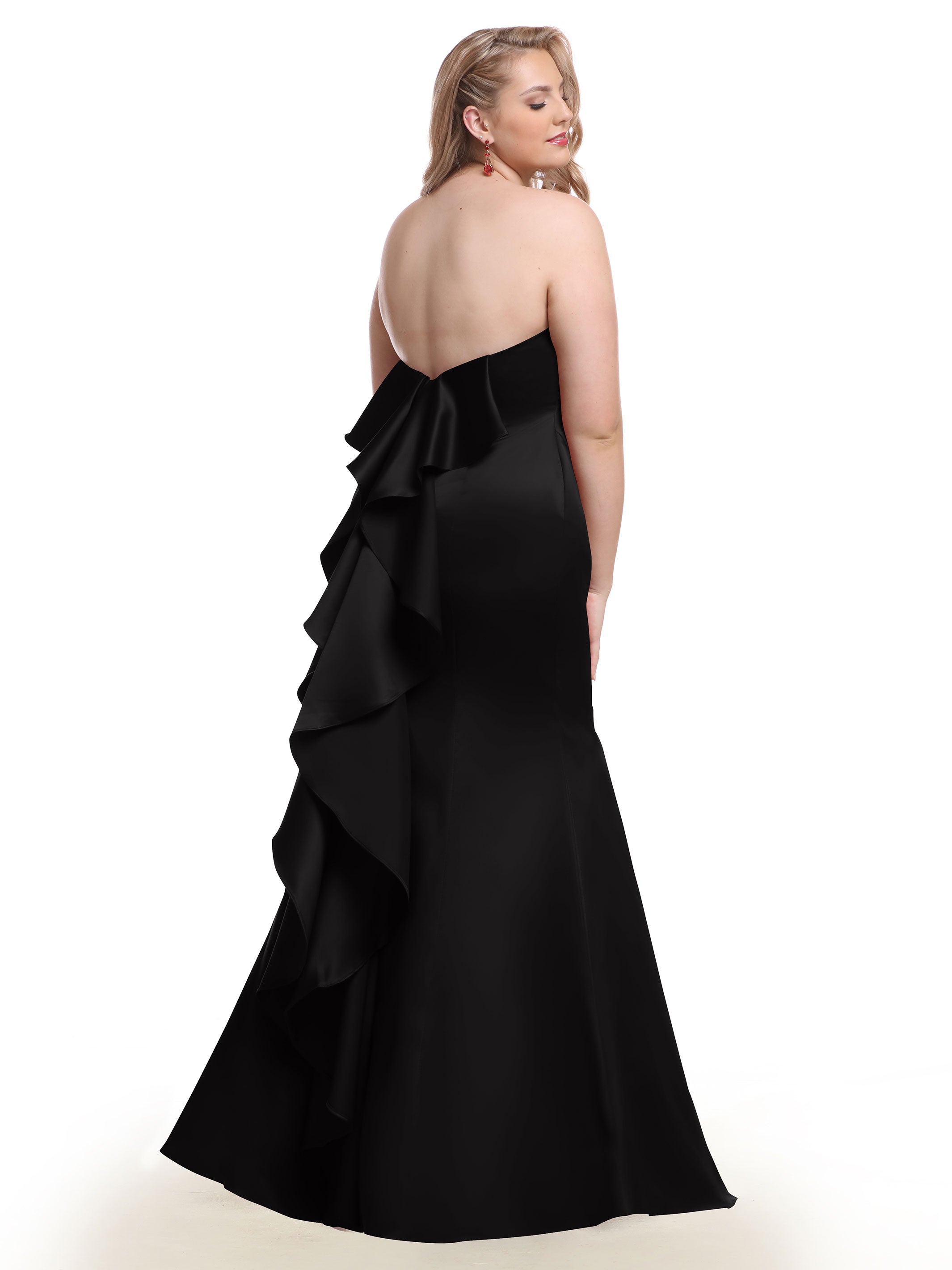 Elegant Strapless Satin Fit and Flare Bridesmaid Dress with Sweetheart Neckline - Perfect for Weddings, Formal Events & Special Occasions