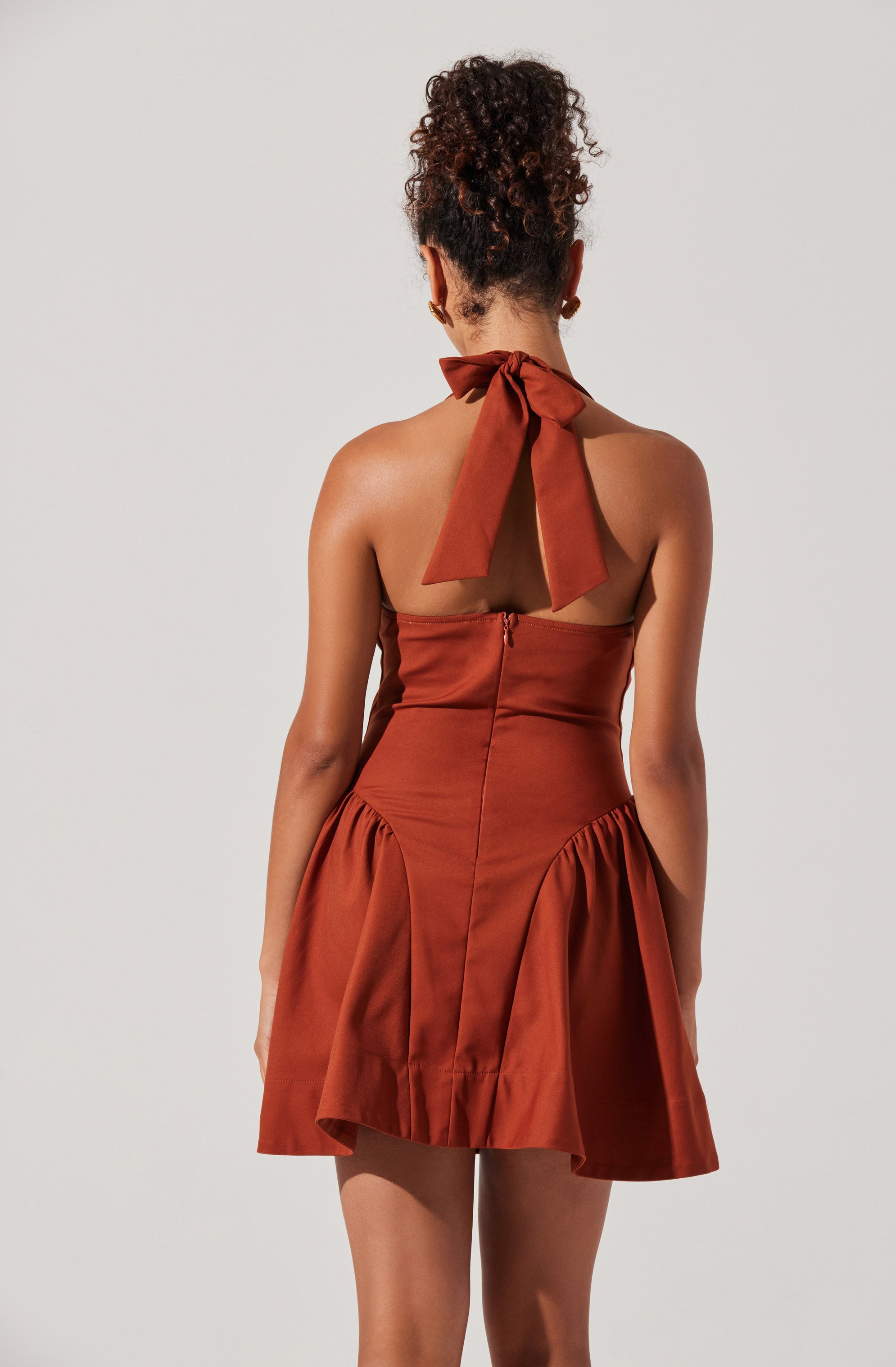 Sexy V-Neck Halter Mini Dress for Women - Flirty Summer Party & Date Night Outfit - Perfect for Club, Beach, and Cocktail Parties