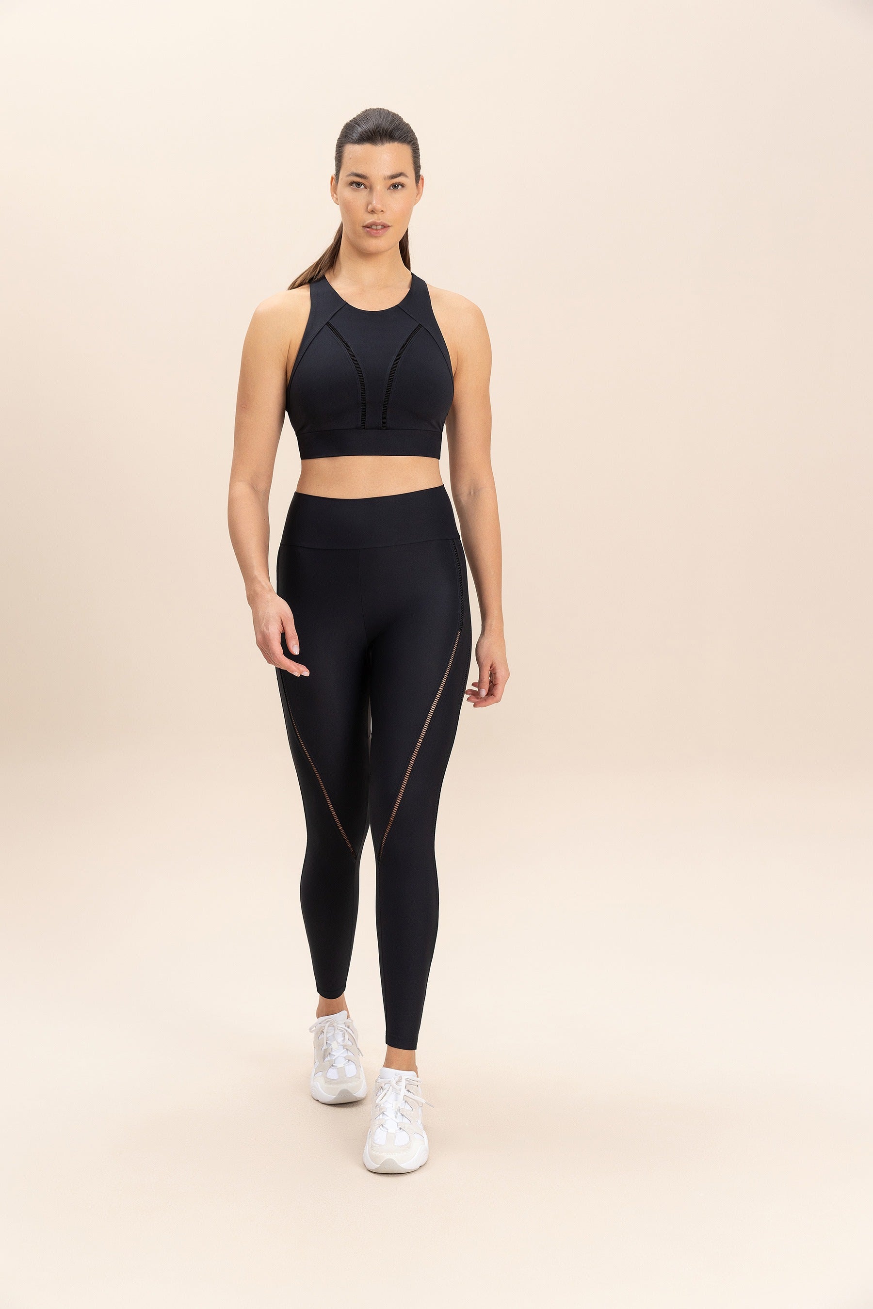 Form Hydefit® Adaptiv Sports Bra - High Support Workout Bra for Women - Perfect for Running, Yoga & Gym Training