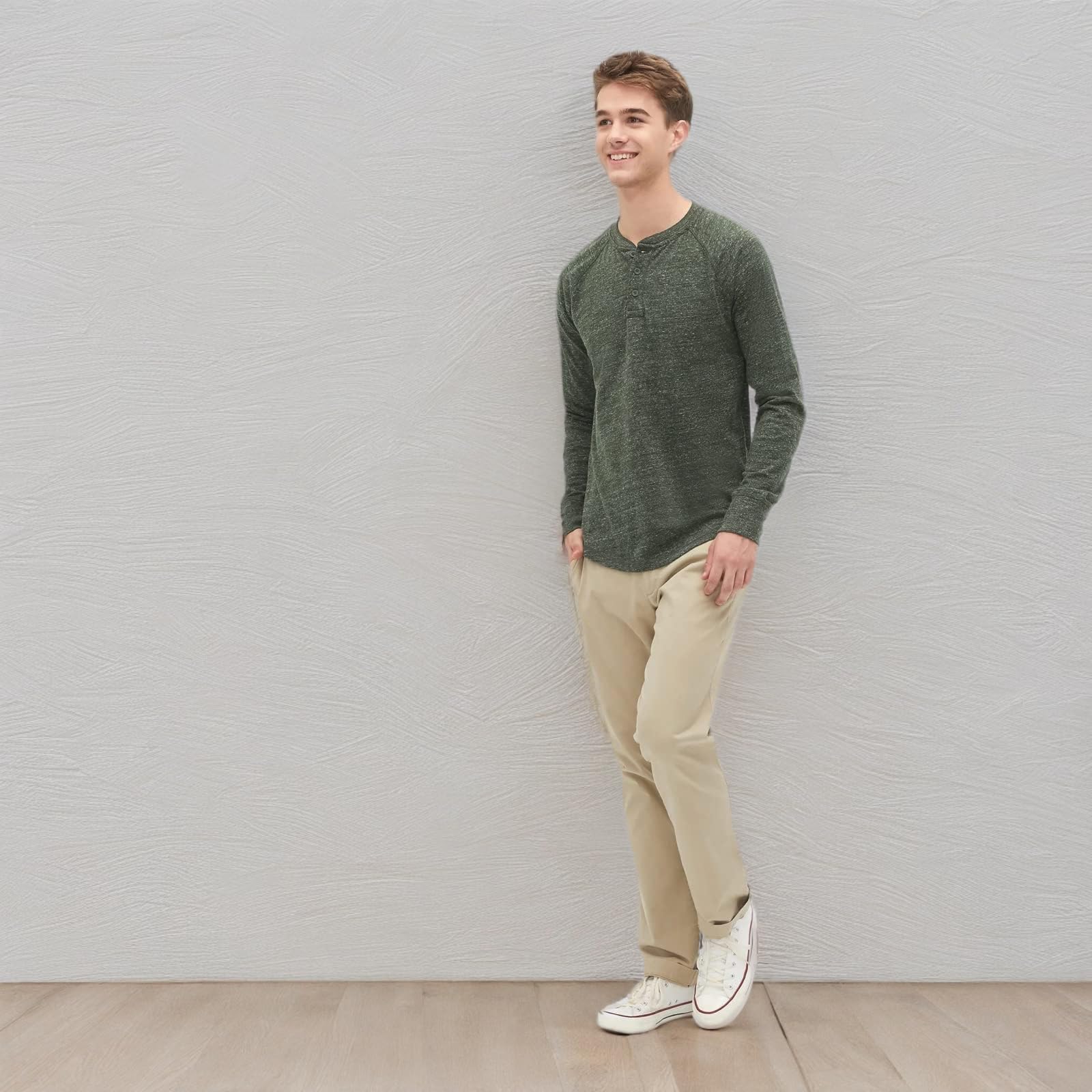 GAP Men's Essential Straight Fit Khaki Chino Pants - Classic Comfort for Work, Casual & Travel | Durable Cotton Stretch for Everyday Wear