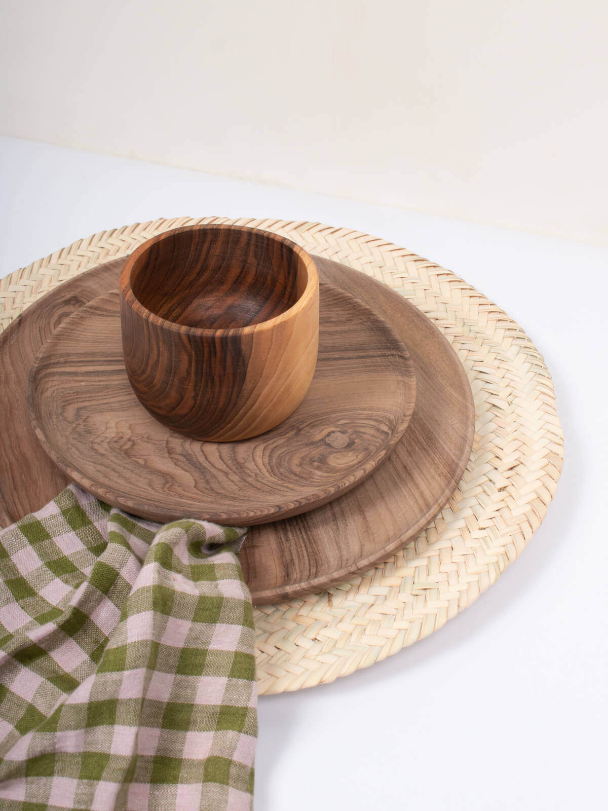 Handcrafted Walnut Wood Bowl - Natural Wooden Serving Bowl for Salads, Fruits & Snacks - Perfect for Kitchen, Dining & Home Decor