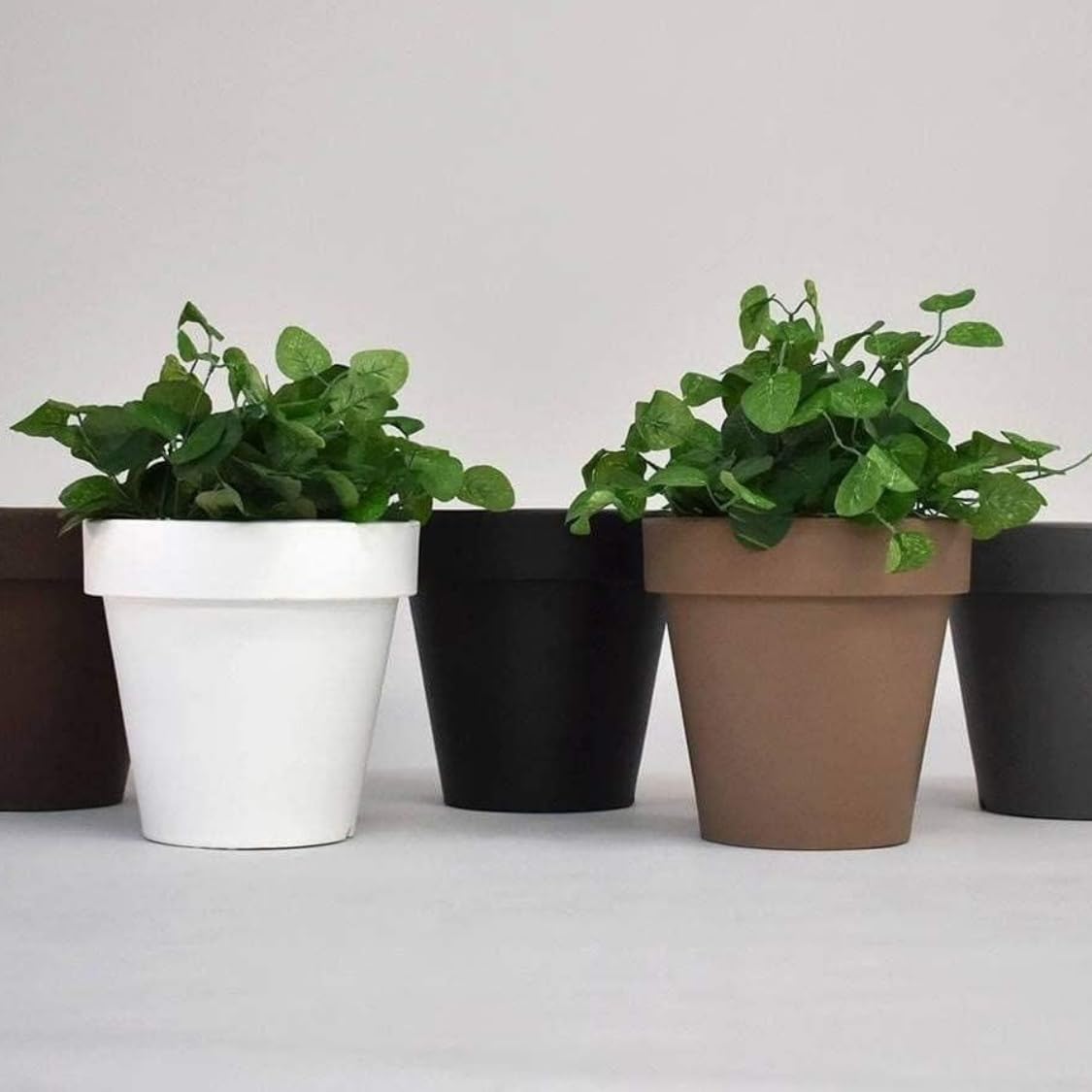 Elly Décor 12-inch Black Plastic Flower Pot with Drainage Hole - Lightweight & Durable Garden Planter for Indoor/Outdoor Plants - Classic Traditional Design (12