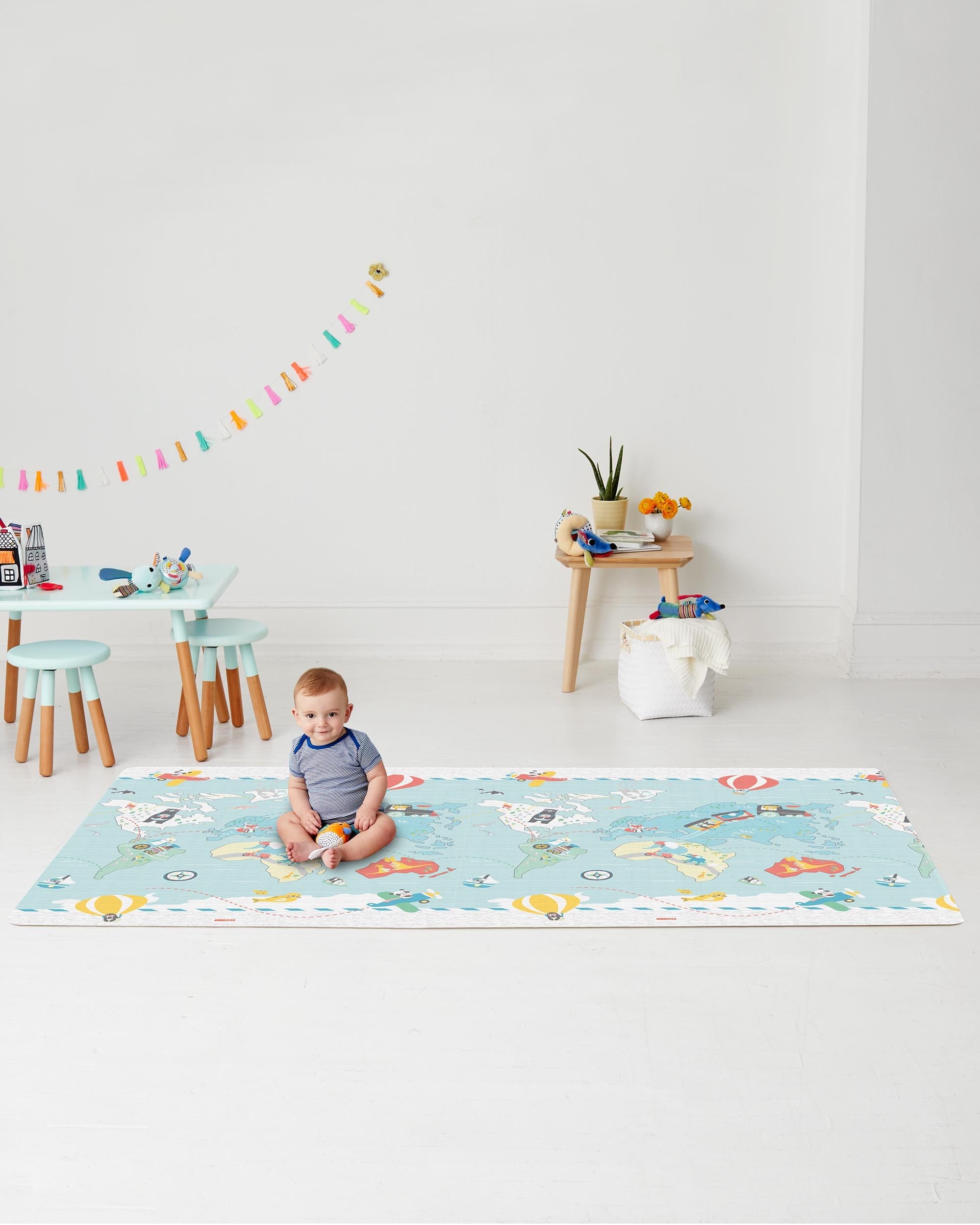 Skip Hop DoublePlay Reversible Playmat for Babies - Soft & Durable Activity Mat for Playtime, Tummy Time & Nursery Decor - Waterproof & Easy to Clean (Grey Chevron)
