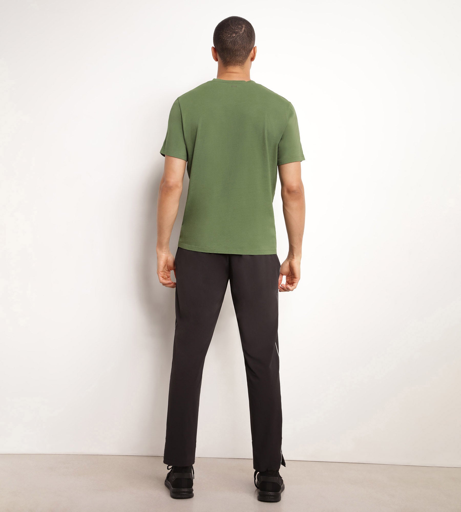 Men's Thermoregulating Sport T-Shirt - Moisture Wicking Jersey Fabric in Khaki - Perfect for Gym, Running & Outdoor Activities - DIM MOVE Brand