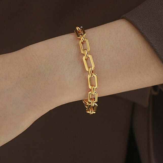 18K Gold Oval Link Chain Bracelet for Women - Elegant Luxury Jewelry Gift for Birthday, Anniversary & Special Occasions | QT2008