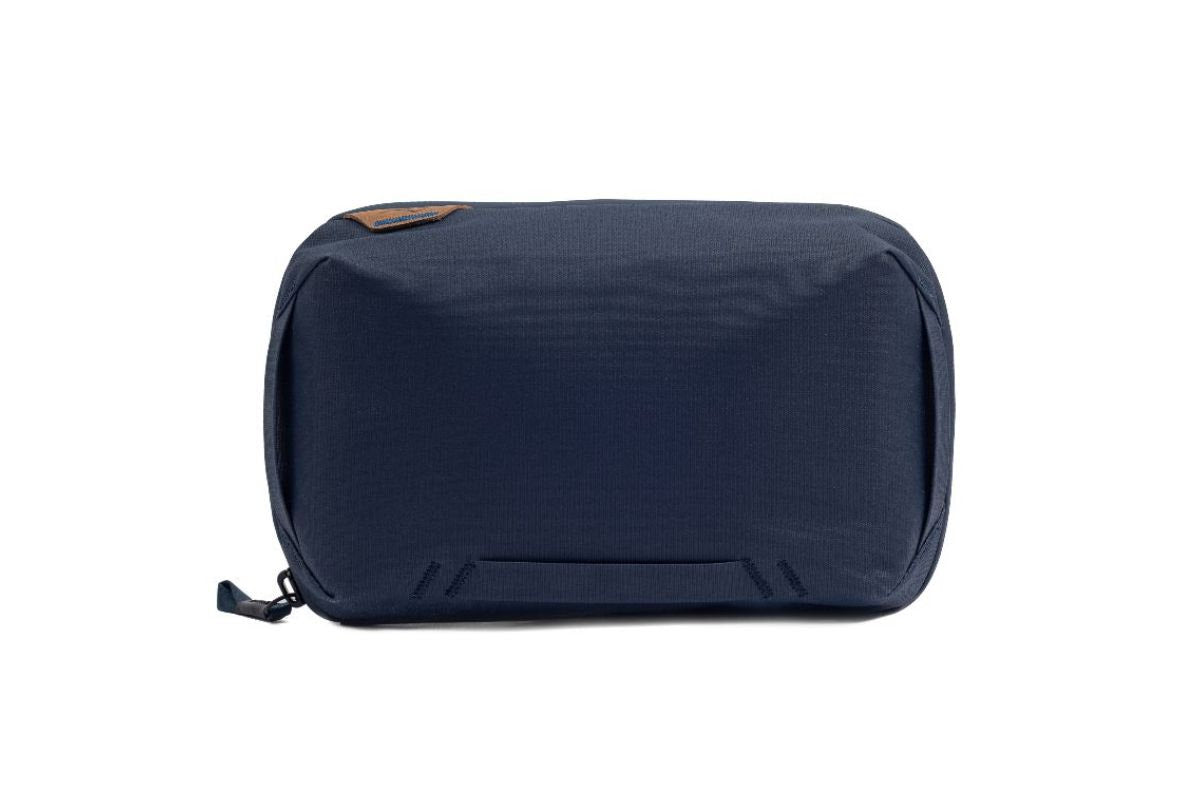 Peak Design Tech Pouch V2 - Premium Travel Organizer for Electronics & Cables - Water-Resistant Tech Accessories Case for Laptops, Phones, Chargers - Perfect for Business Travel, Daily Commute & Digital Nomad Lifestyle