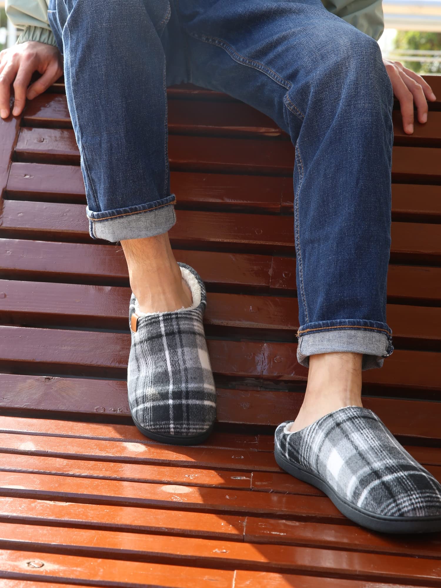 **Men's & Women's Memory Foam Slippers - Indoor/Outdoor Non-Slip House Shoes with Fleece Lining & Rubber Soles - Cozy Winter Footwear for Home, Office & Travel**