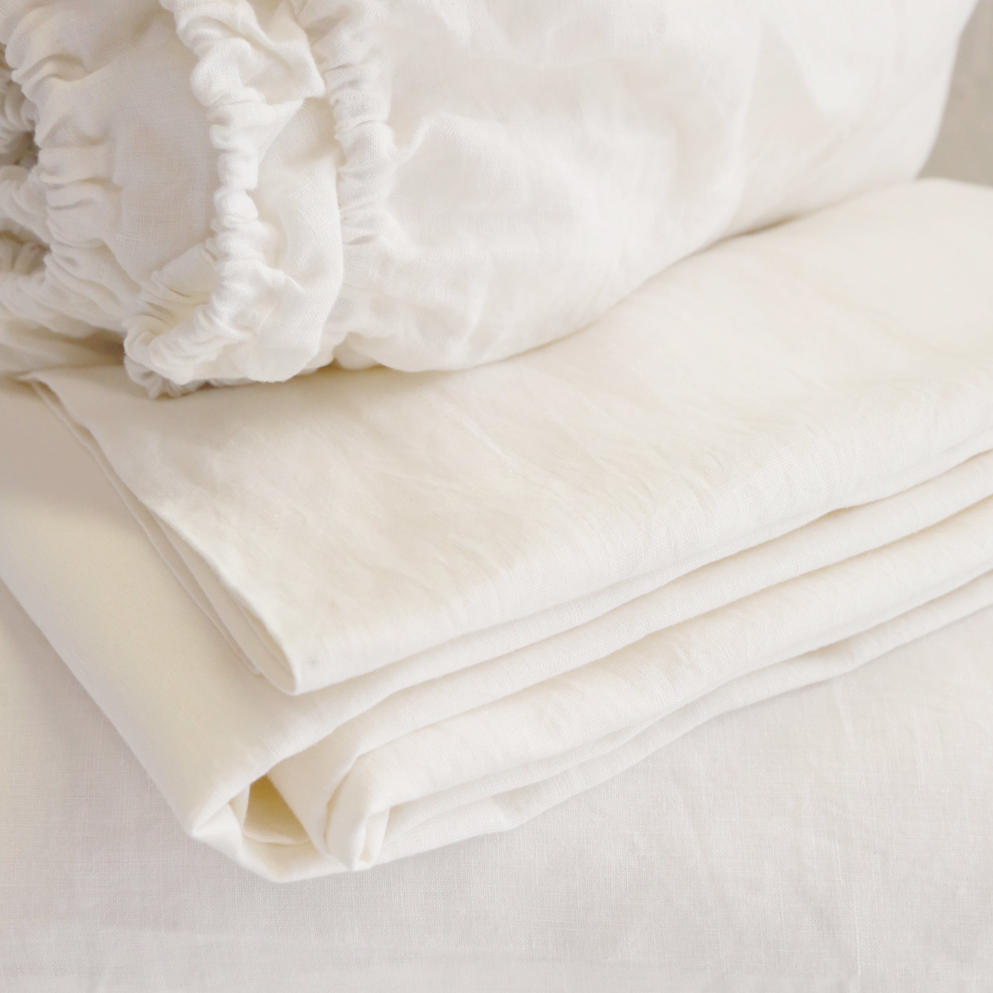 Premium 100% Organic Linen Sheet Set - Breathable & Hypoallergenic Bedding for All Seasons - Perfect for Master Bedroom, Guest Room & Vacation Homes