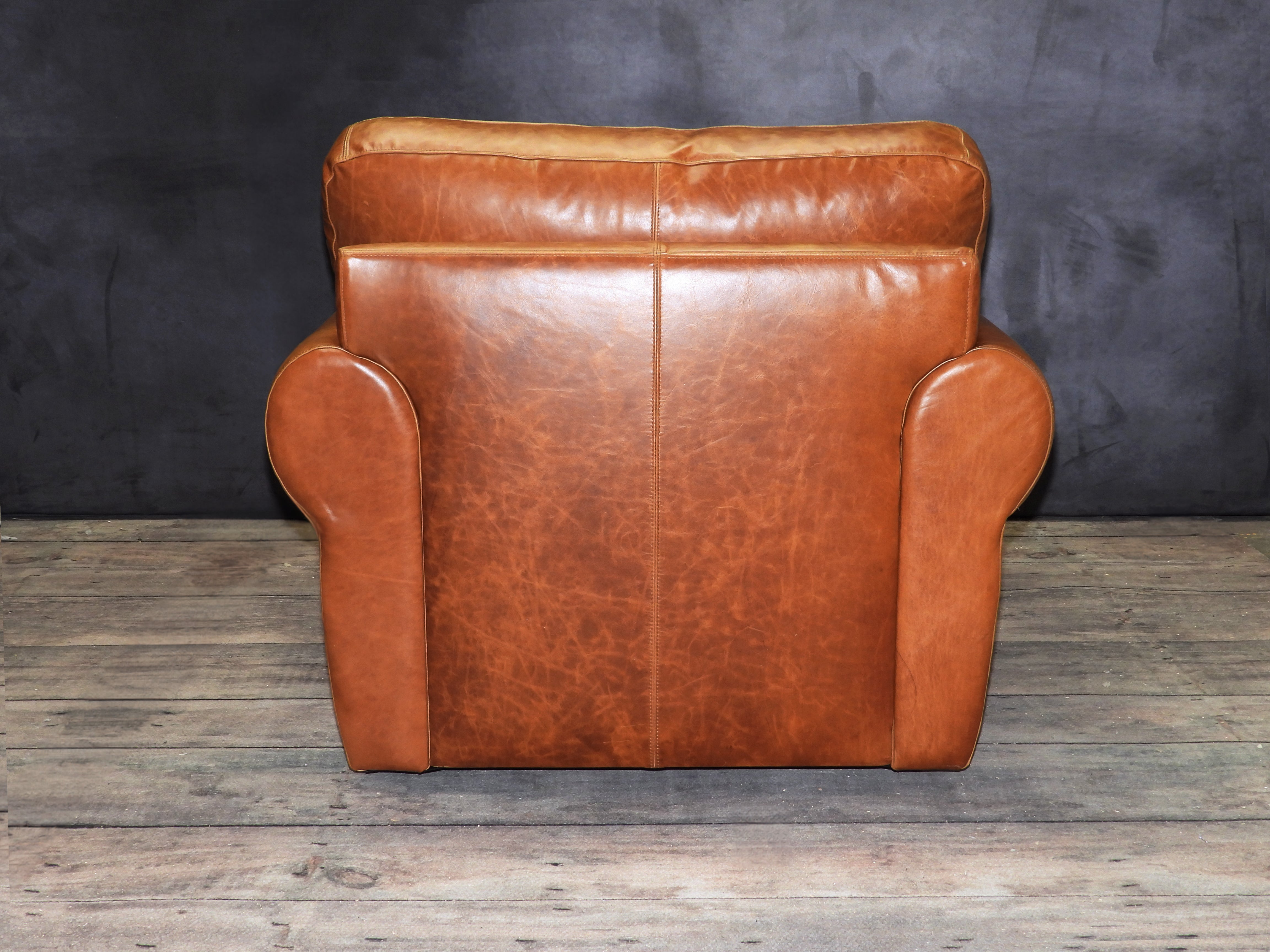 Premium SHELDON Leather Swivel Chair - 360° Rotating Office Chair with Padded Seat & Backrest for Home, Office & Conference Room - Ergonomic Executive Chair for Comfort & Style