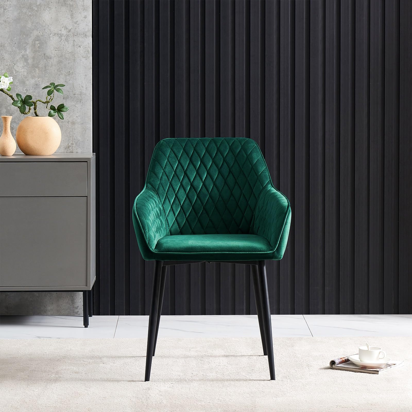 ENJAOUSLF Set of 2 Green Velvet Dining Chairs with Black Metal Legs - Modern Upholstered Armchairs for Kitchen, Living Room & Dining Room - Perfect for Small Spaces, Breakfast Nooks & Home Decor