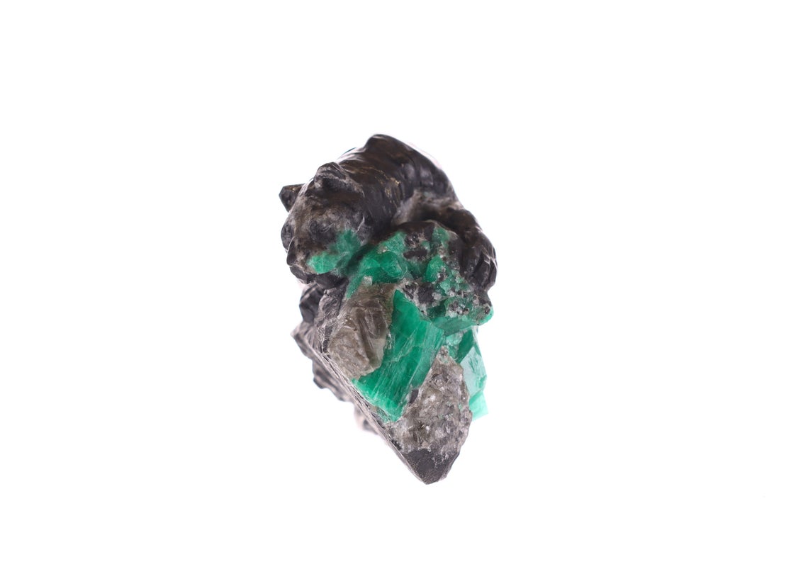 Colombian Emerald Black Jaguar Rough Crystal Sculpture - Handcrafted Gemstone Art for Home Decor, Meditation & Spiritual Healing