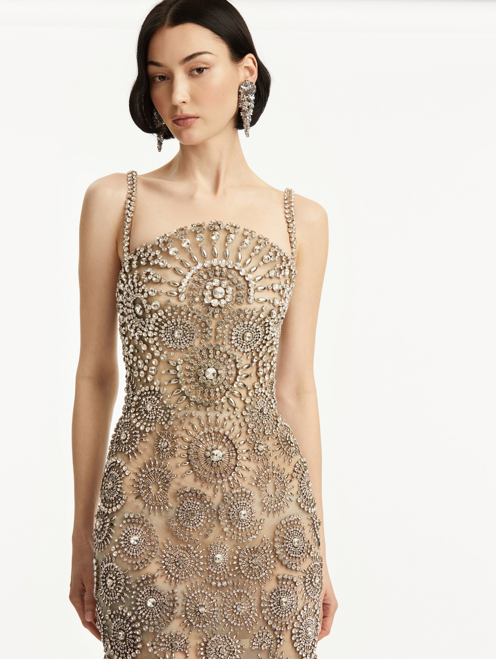 Elegant Crystal Medallion Cocktail Dress for Women - Perfect for Evening Parties, Weddings & Special Occasions