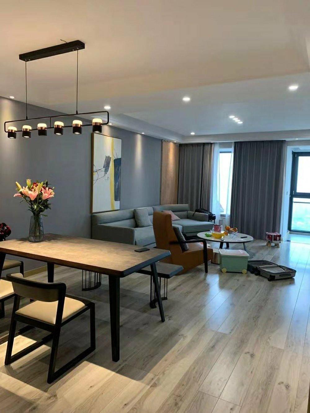 Adjustable Glass Pendant Light Fixture - Modern Dimmable Hanging Chandelier for Kitchen Island, Dining Room & Bedroom Lighting Decor