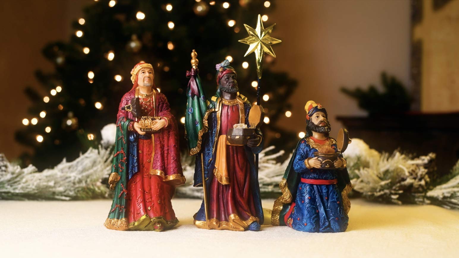 Three Kings Gifts Nativity Set - 4-Piece Polystone Wise Men & Christmas Star Figurines with Flat Bottom Base for Stability | Perfect for Home Decor, Christmas Displays & 12-Inch Scale Collections | Ideal for Holiday Tabletop Decorations & Nativity Scene Displays
