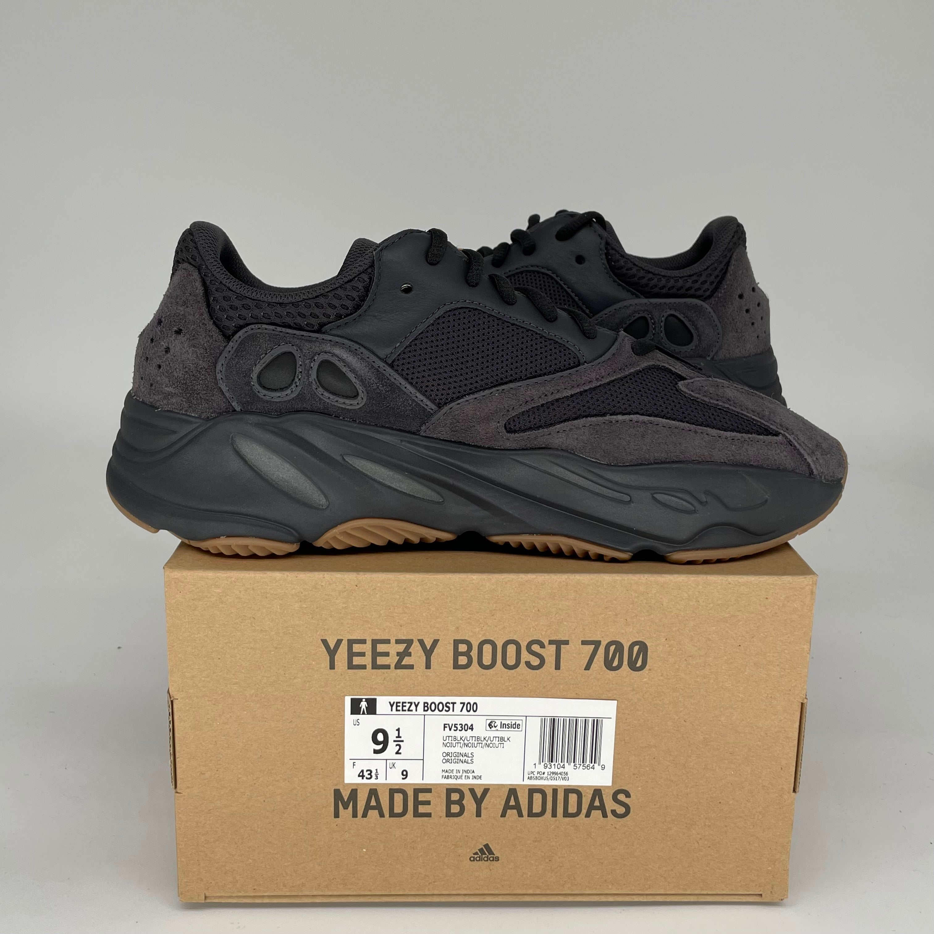 Adidas Yeezy 700 Utility Black Men's Sneakers Size 9.5 FV5304 - Stylish & Comfortable for Casual Wear, Running & Street Fashion