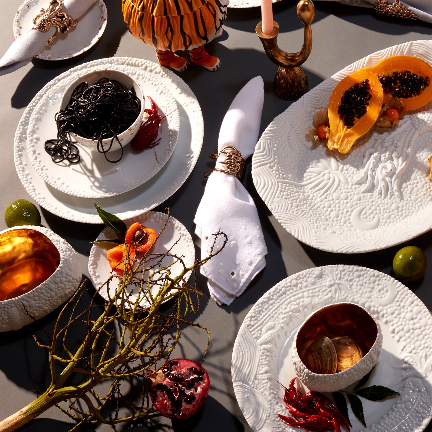 Premium Haas Mojave 16-Piece Dinnerware Set - Elegant White Porcelain Plates, Bowls & Mugs - Perfect for Family Dinners, Entertaining Guests & Restaurant-Style Dining