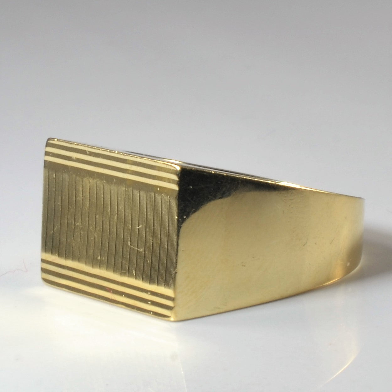 Vintage Austrian Hallmarked Textured Gold Signet Ring - Size 11 - Perfect for Men's Fashion, Gifts & Special Occasions