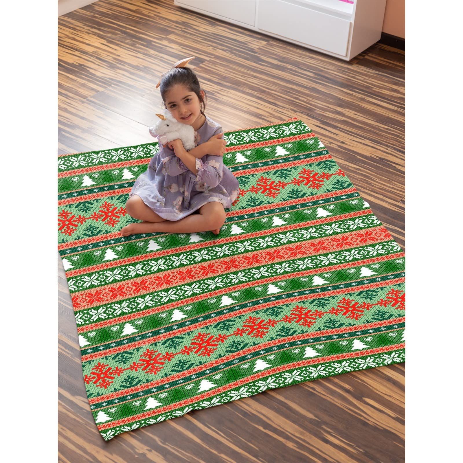 Soft Flannel Christmas Blanket - Lightweight Cozy Throw for Family, Luxury Microfiber Bed Blanket 120