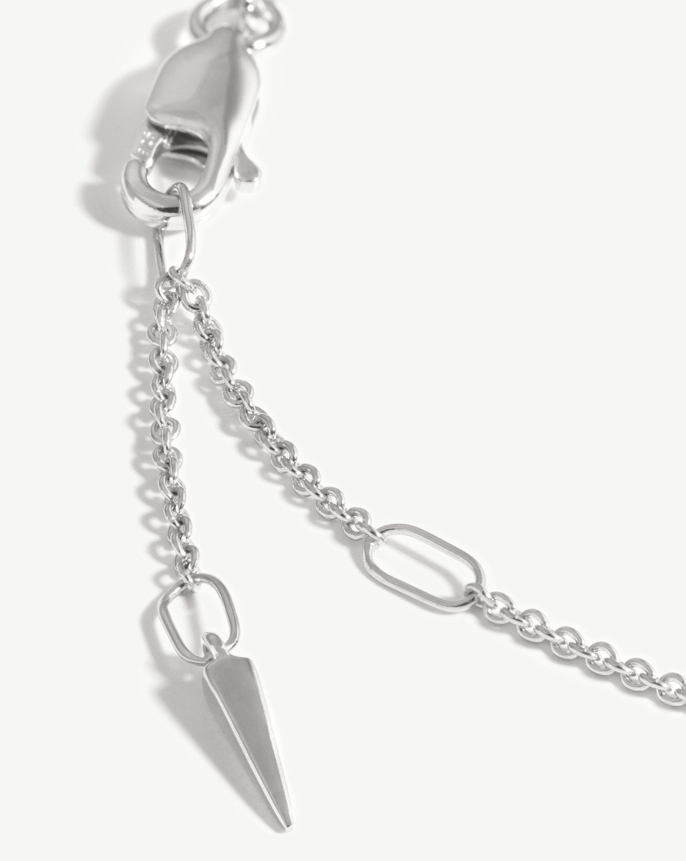 Elegant Short Chain Necklace for Women - Dainty Layering Necklace, Minimalist Gold or Silver Pendant Jewelry - Perfect for Everyday Wear, Gifts & Special Occasions
