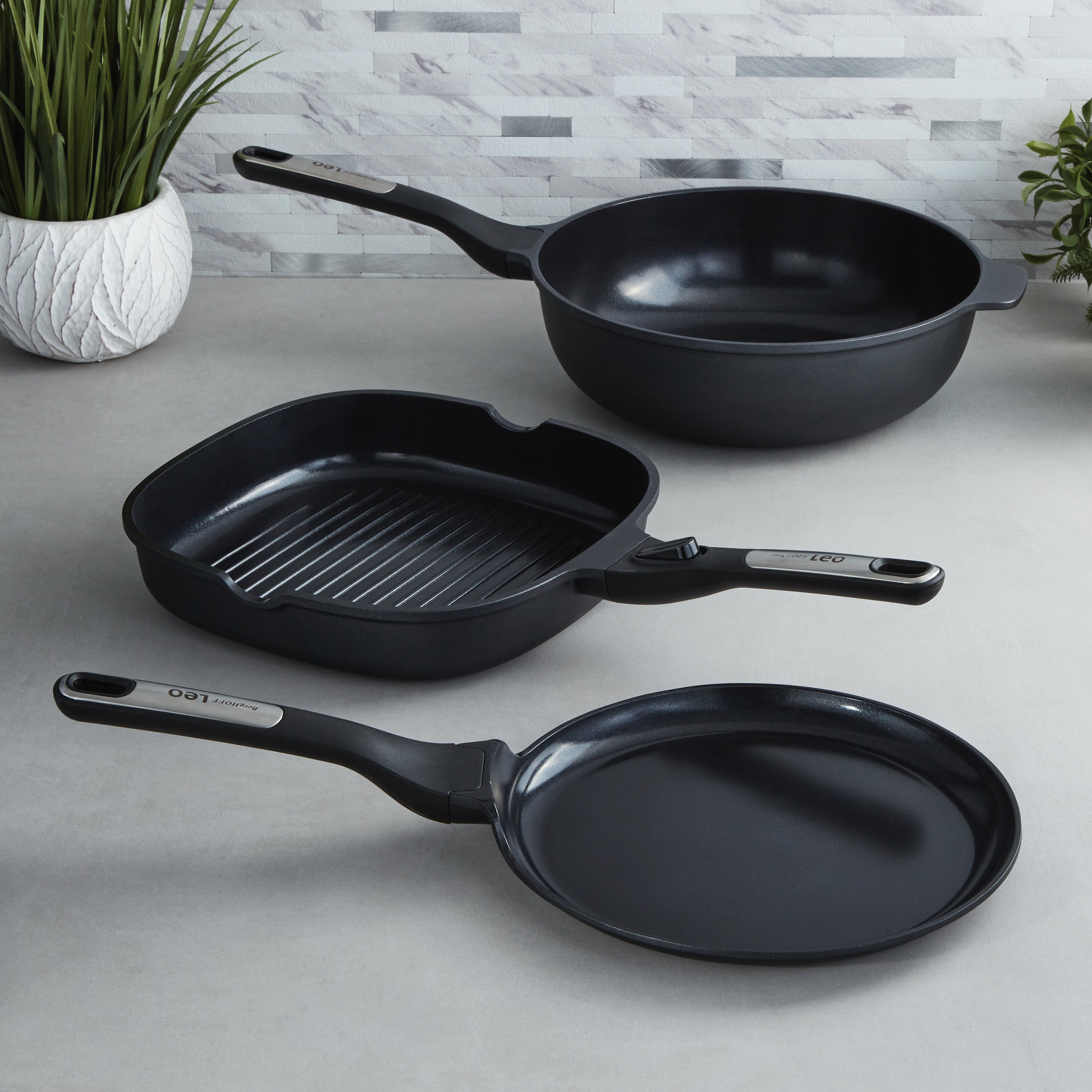 BergHOFF Leo Phantom 3-Piece Nonstick Ceramic Cookware Set - Recycled Aluminum, Eco-Friendly Kitchenware for Healthy Cooking | Perfect for Frying, Sautéing & Serving Dishes