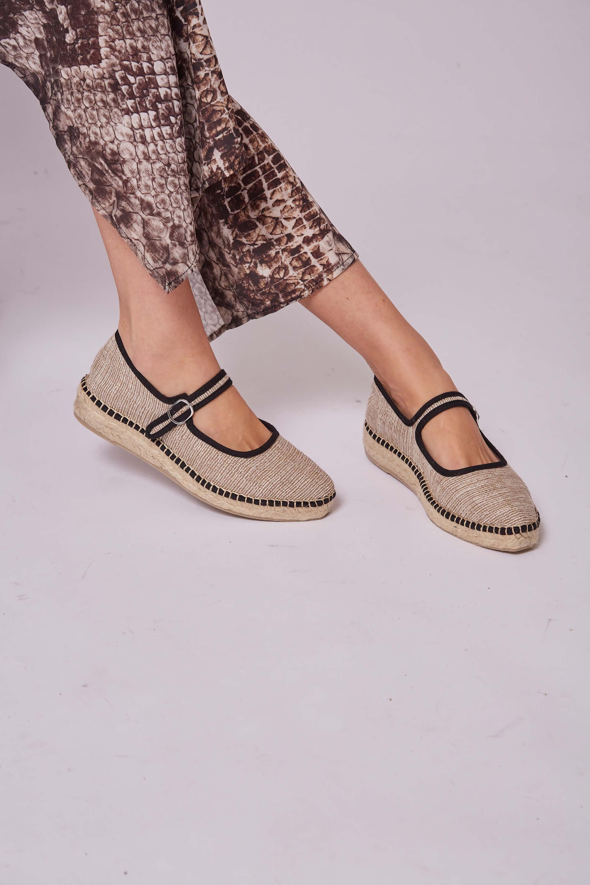 Padova Jute Vegan Flats for Women - Comfortable Black & Beige Eco-Friendly Shoes | Perfect for Summer, Beach, and Casual Outings