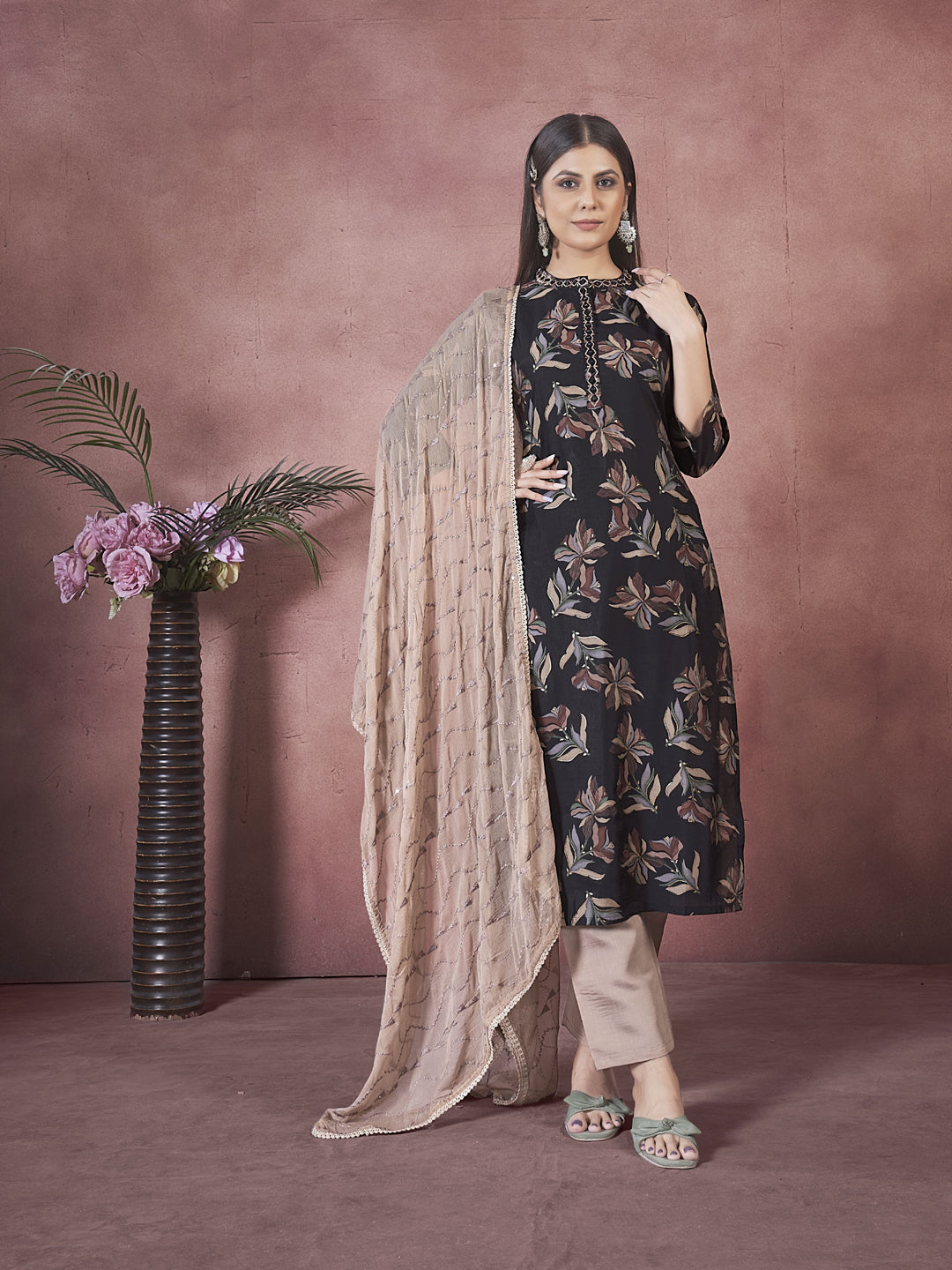 Elegant Black Ready-to-Wear Pant Suit with Exquisite Designer Embroidery - Perfect for Weddings, Parties & Formal Occasions