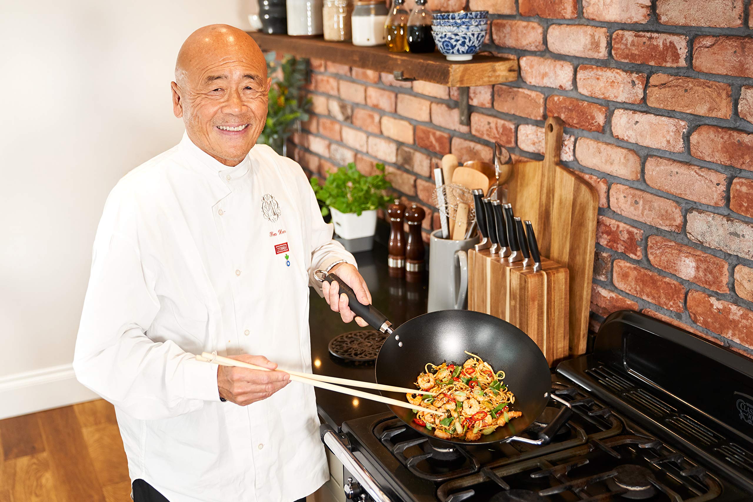 Ken Hom Carbon Steel Non-Stick Wok Pan - 31cm Induction Compatible, Dishwasher Safe, 5-Year Warranty - Perfect for Stir-Frying, Sautéing & Asian Cooking (Model KH431001)
