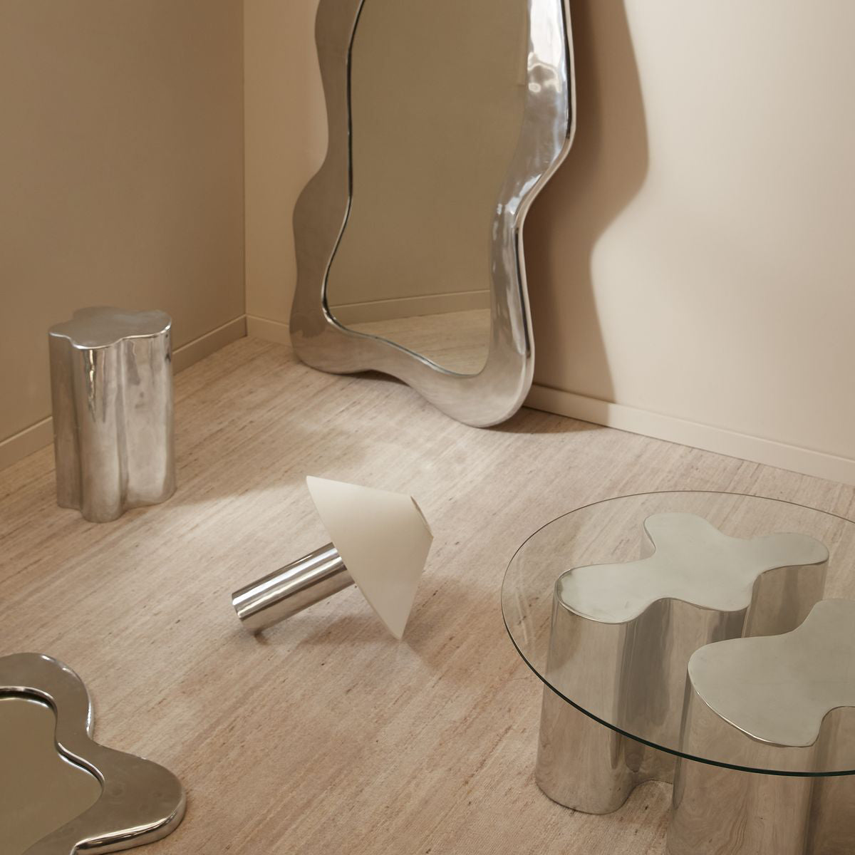Full-Length Florence Floor Mirror - Elegant Standing Mirror for Bedroom, Living Room & Dressing Area - 60