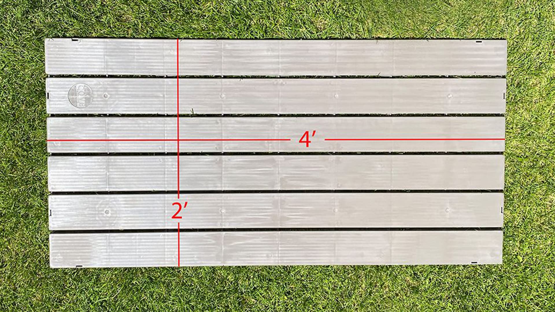 8' x 8' Heavy Duty Raised Dog Kennel Flooring - Durable Outdoor Pet Run Mat for Large Dogs - Perfect for Backyard, Kennel, and Dog Park Use