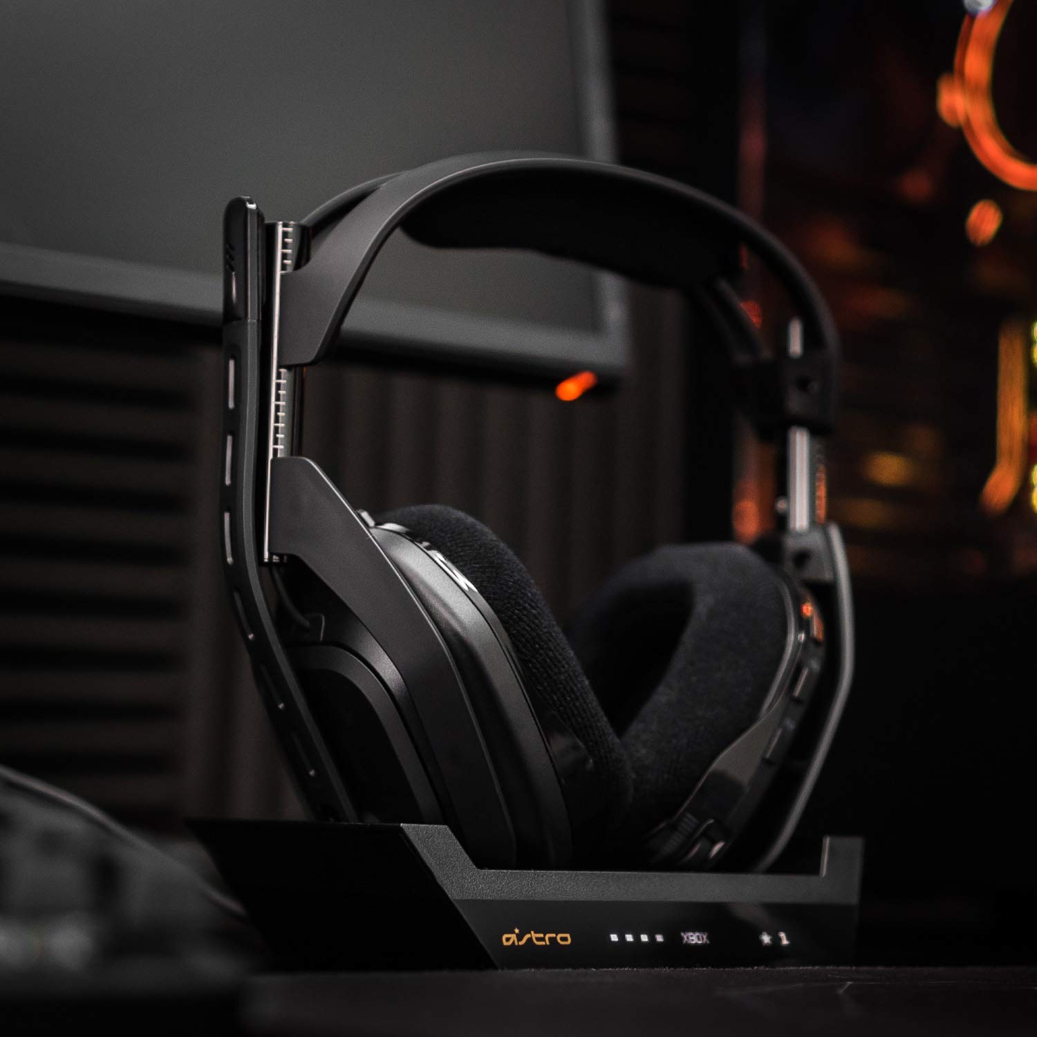 ASTRO Gaming A50 Wireless Gaming Headset with Base Station Gen 4 - Xbox Series X|S, Xbox One, PC & Mac Compatible - Black/Gold - Premium Surround Sound for Gaming, Streaming & Virtual Meetings