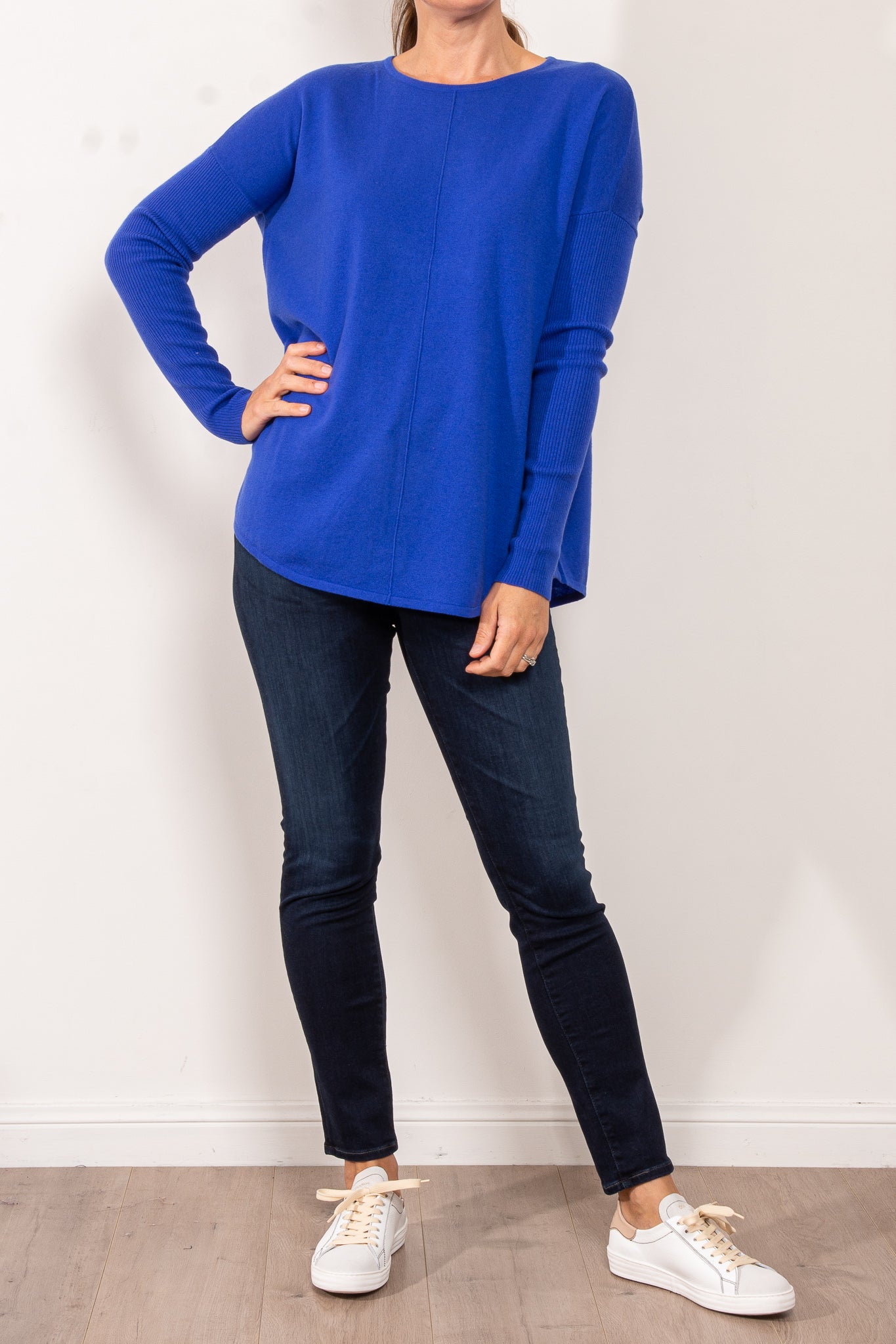 Bridge & Lord Curved Hem Crew Neck Sweater for Women - Soft Knit Pullover for Casual Wear & Office Outfits