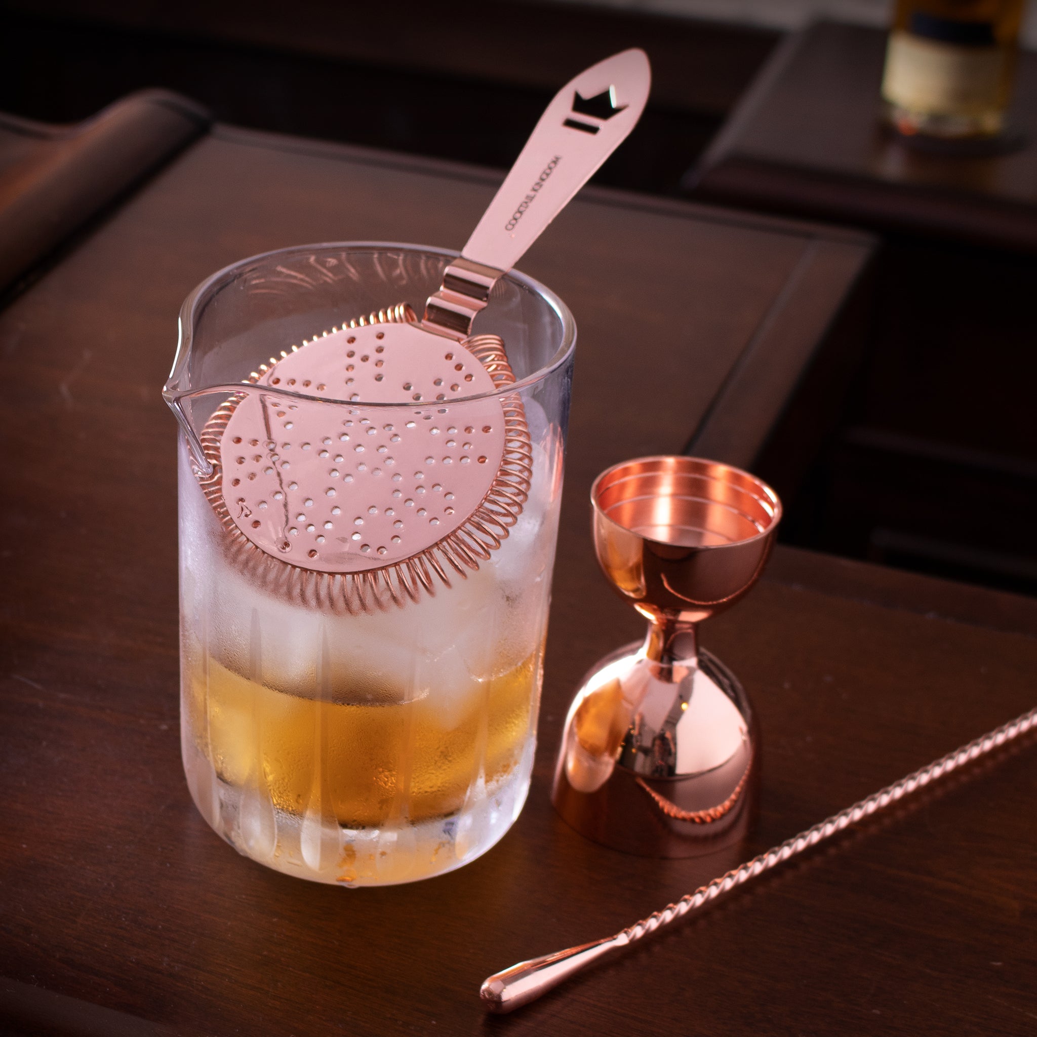 Premium 550ml (19oz) Seamless Paddle Mixing Glass - Perfect for Cocktails, Bar Tools & Home Bartending | Durable & Stylish Barware for Mixing Drinks