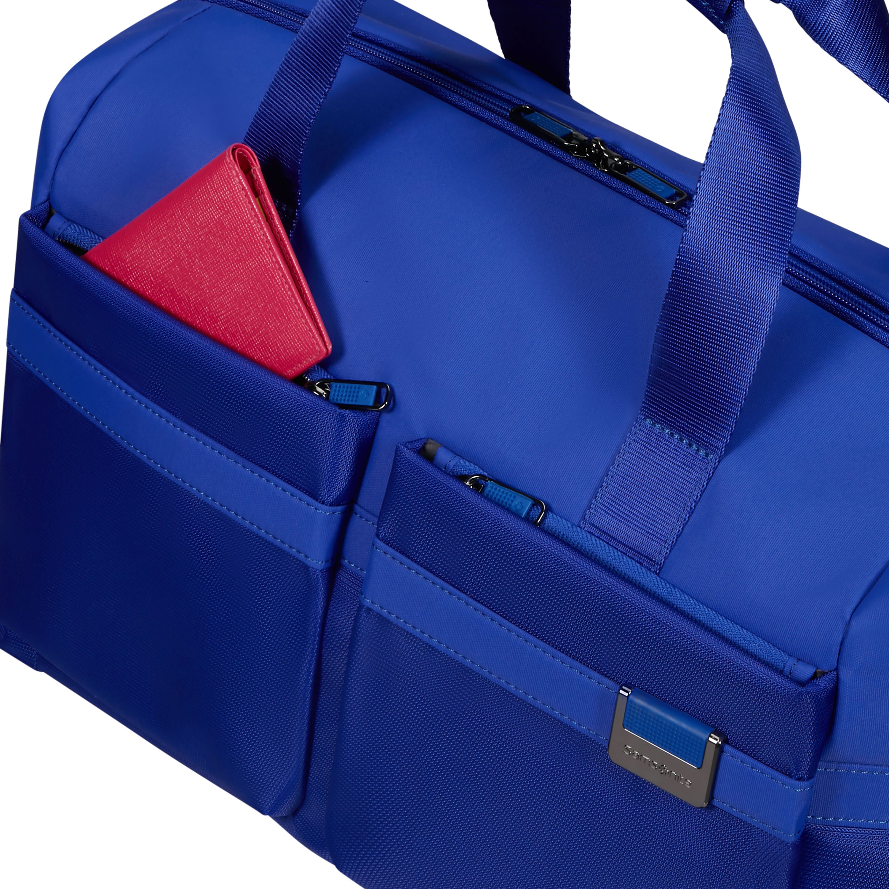 Samsonite Airea Carry On Duffle Bag - Lightweight Expandable Travel Luggage for Business & Weekend Trips - Perfect Airplane Carry-On & Gym Bag