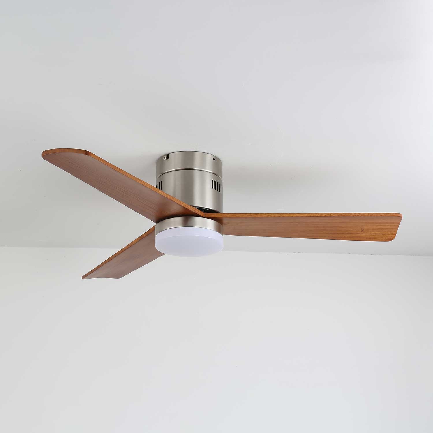 Aeroluxe Modern Ceiling Fan with Light Kit - Energy Efficient LED Lighting & Remote Control - Perfect for Bedroom, Living Room & Home Office