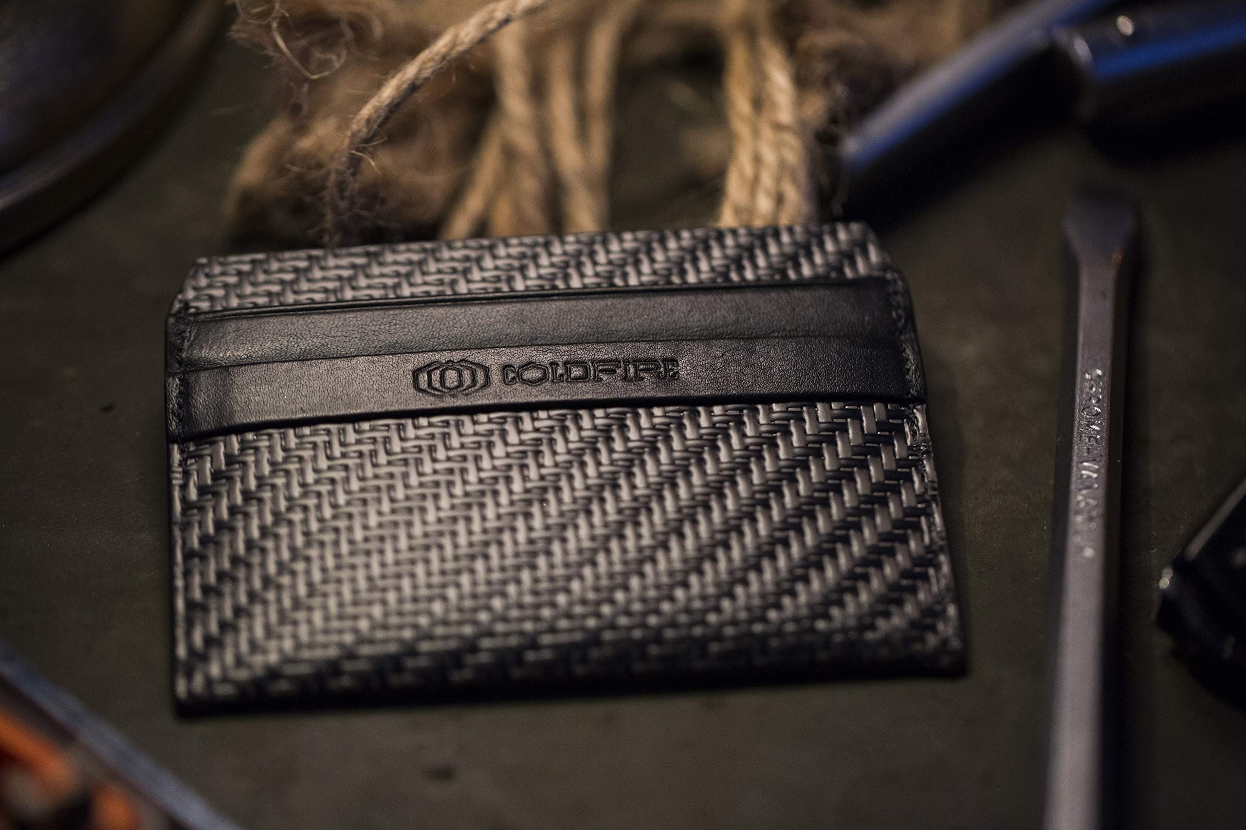COLDFIRE Slim Leather Tactical Credit Card Holder - Genuine Carbon Fiber & K-Leather RFID Blocking Wallet - Ultra Thin Front Pocket Wallet for Men - Made in Europe - Perfect for Travel, Business & Everyday Carry