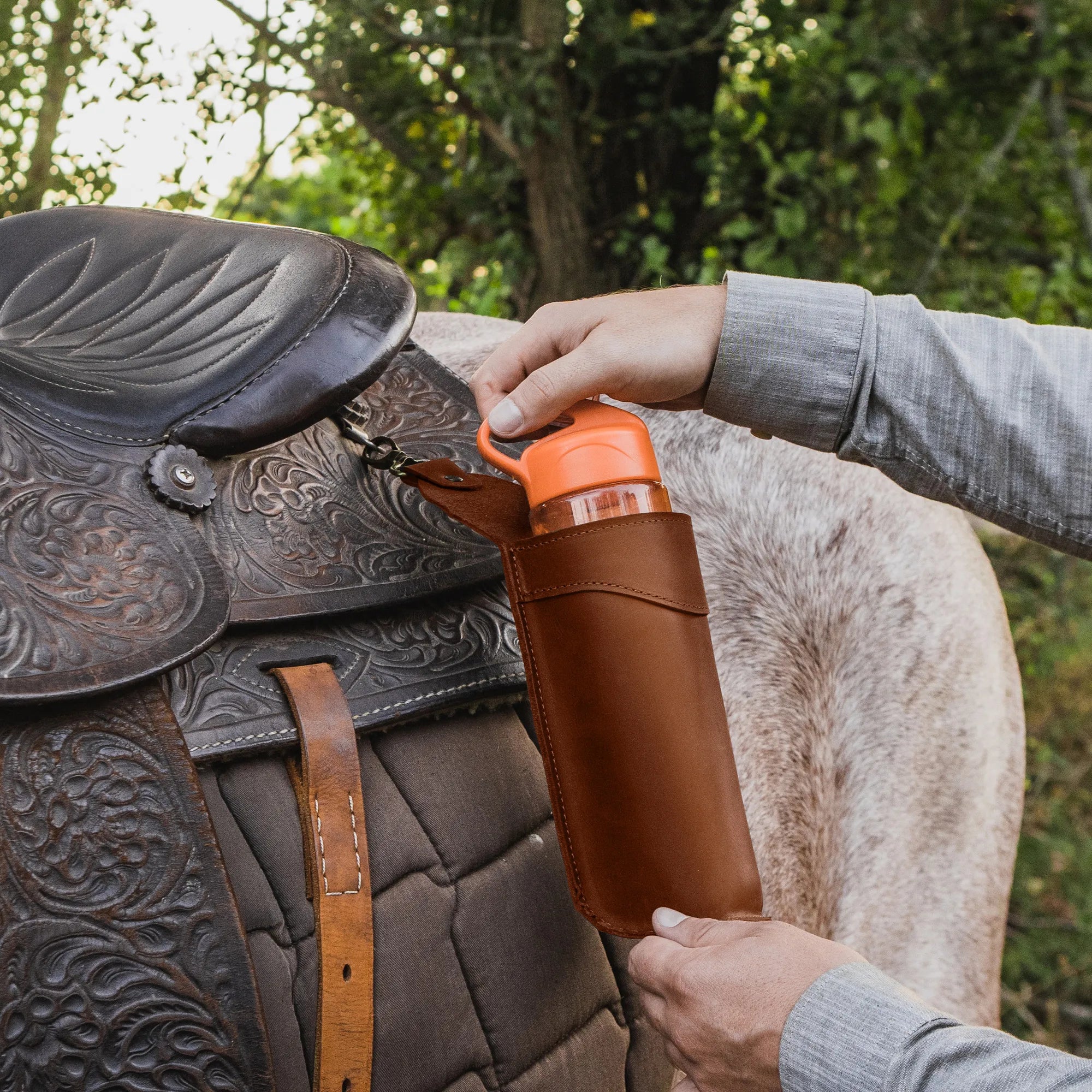 Premium Saddle Bottle Holder for Bikers - Durable & Secure Water Bottle Mount for Cycling, Motorcycle & Horseback Riding - Perfect for Outdoor Sports & Commuting