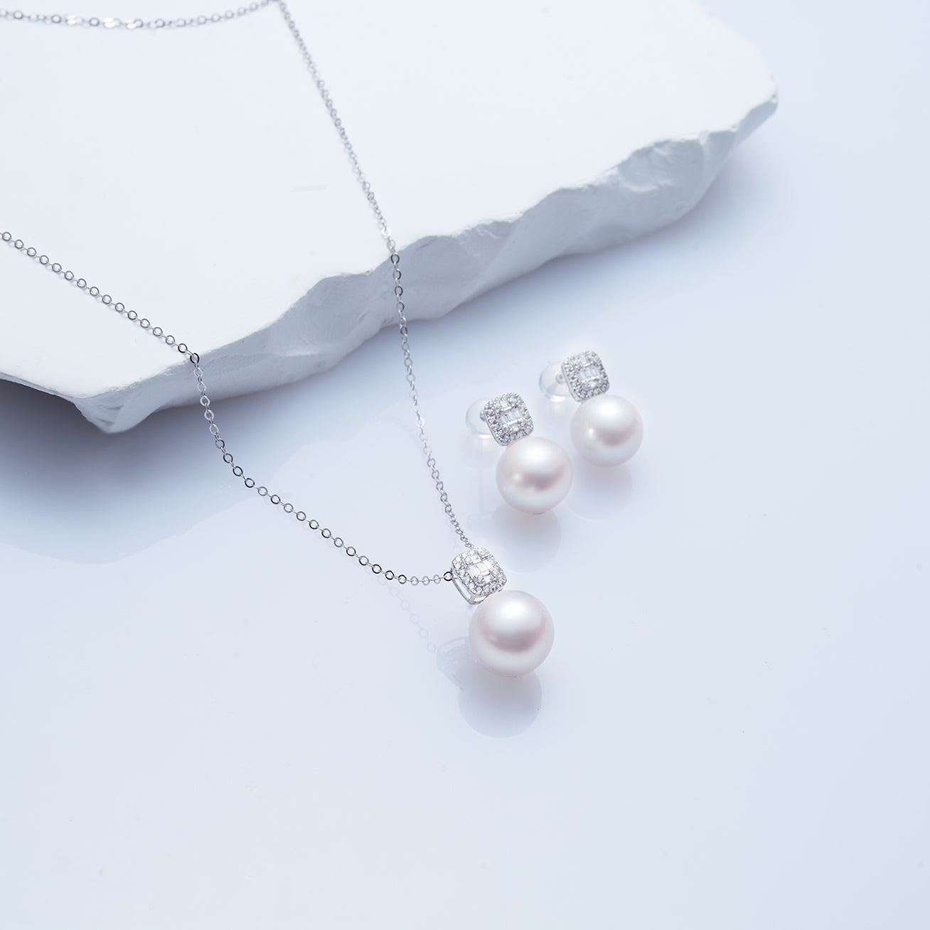 18K Solid Gold Edison Pearl Earrings for Women - Classic Stud Earrings for Daily Wear, Gift Giving & Special Occasions - KE00182
