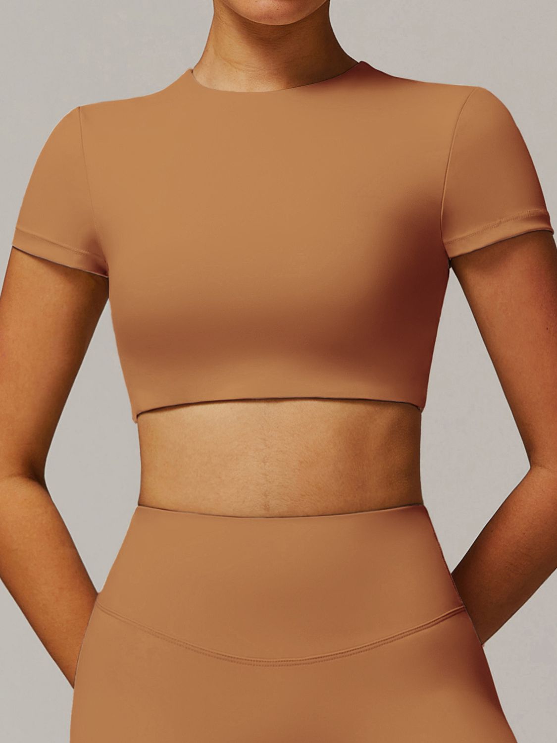 ZASUWA Women's Solid Color Backless Crop Top with Built-in Pads - Short Sleeve Casual Shirt for Summer, Beach, and Party Wear