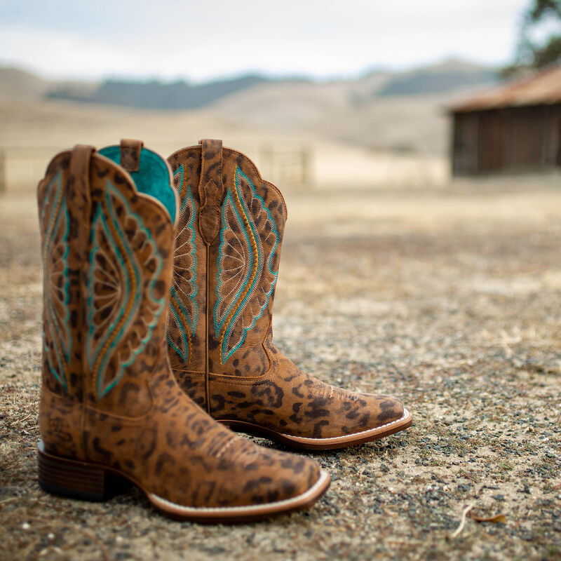 PrimeTime Western Boots for Men & Women - Genuine Leather Cowboy Boots with Comfortable Fit - Perfect for Rodeo, Country Dancing & Western Fashion