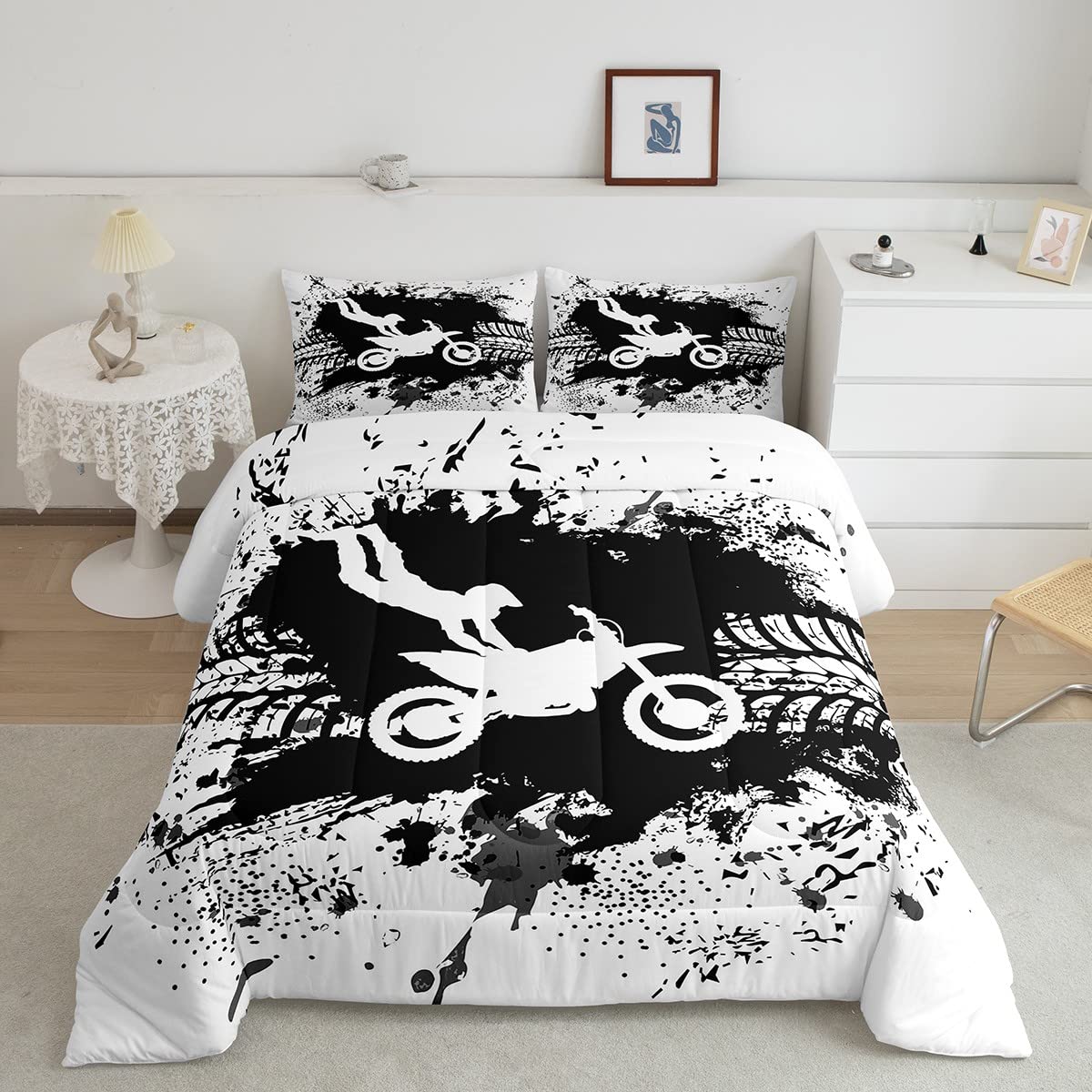 Motocross Comforter Set Queen Size - Dirt Bike Racing Bedding for Kids, Teens & Adults - Extreme Sports Themed Duvet Cover with 2 Pillowcases (Black/White) - Perfect for Boys/Girls Bedroom Decor & Motocross Enthusiasts