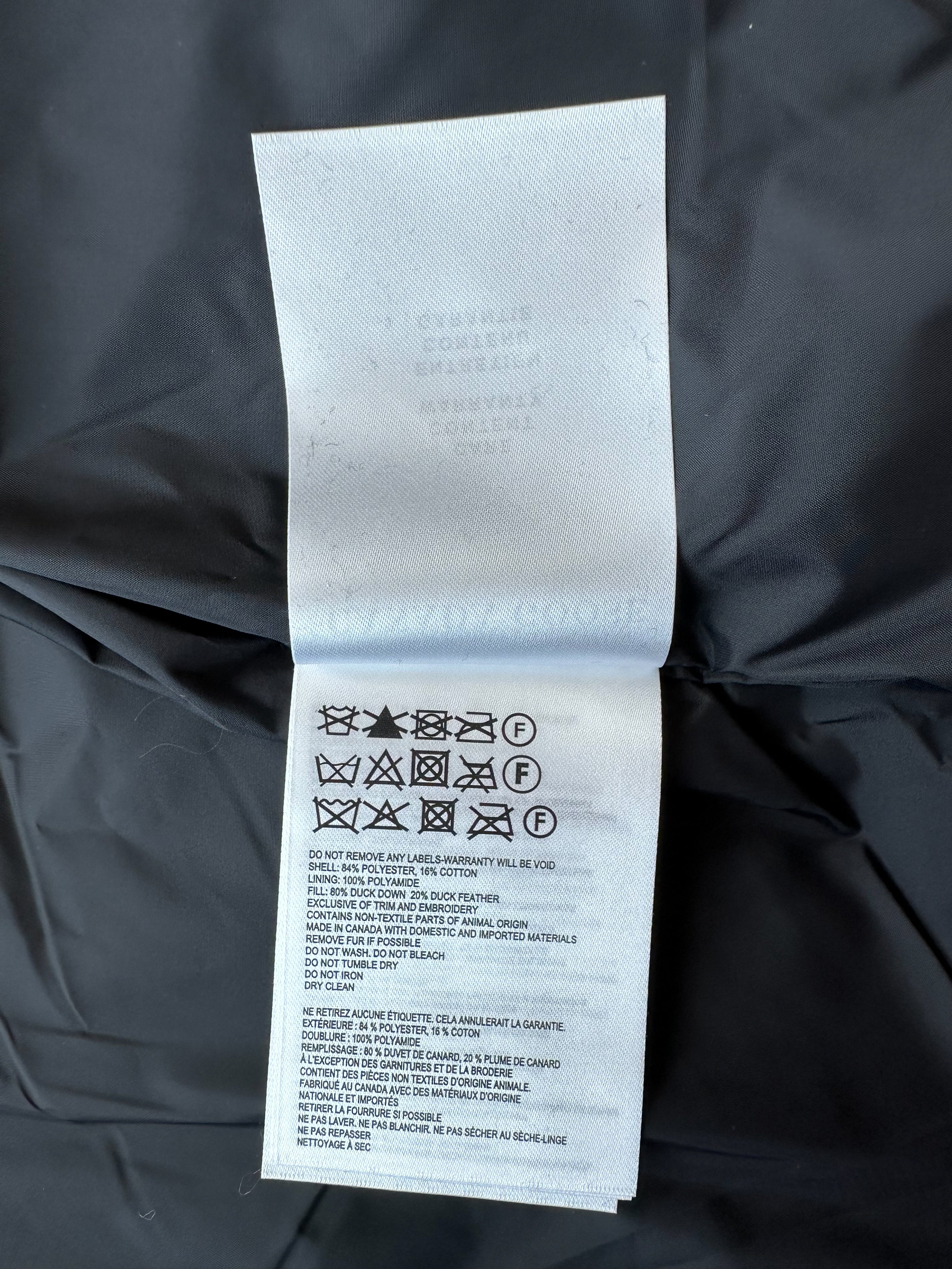 Canada Goose Graphite Carson Men's Winter Jacket - Waterproof & Windproof Parka for Extreme Cold Weather - Perfect for Skiing, Hiking & Outdoor Adventures