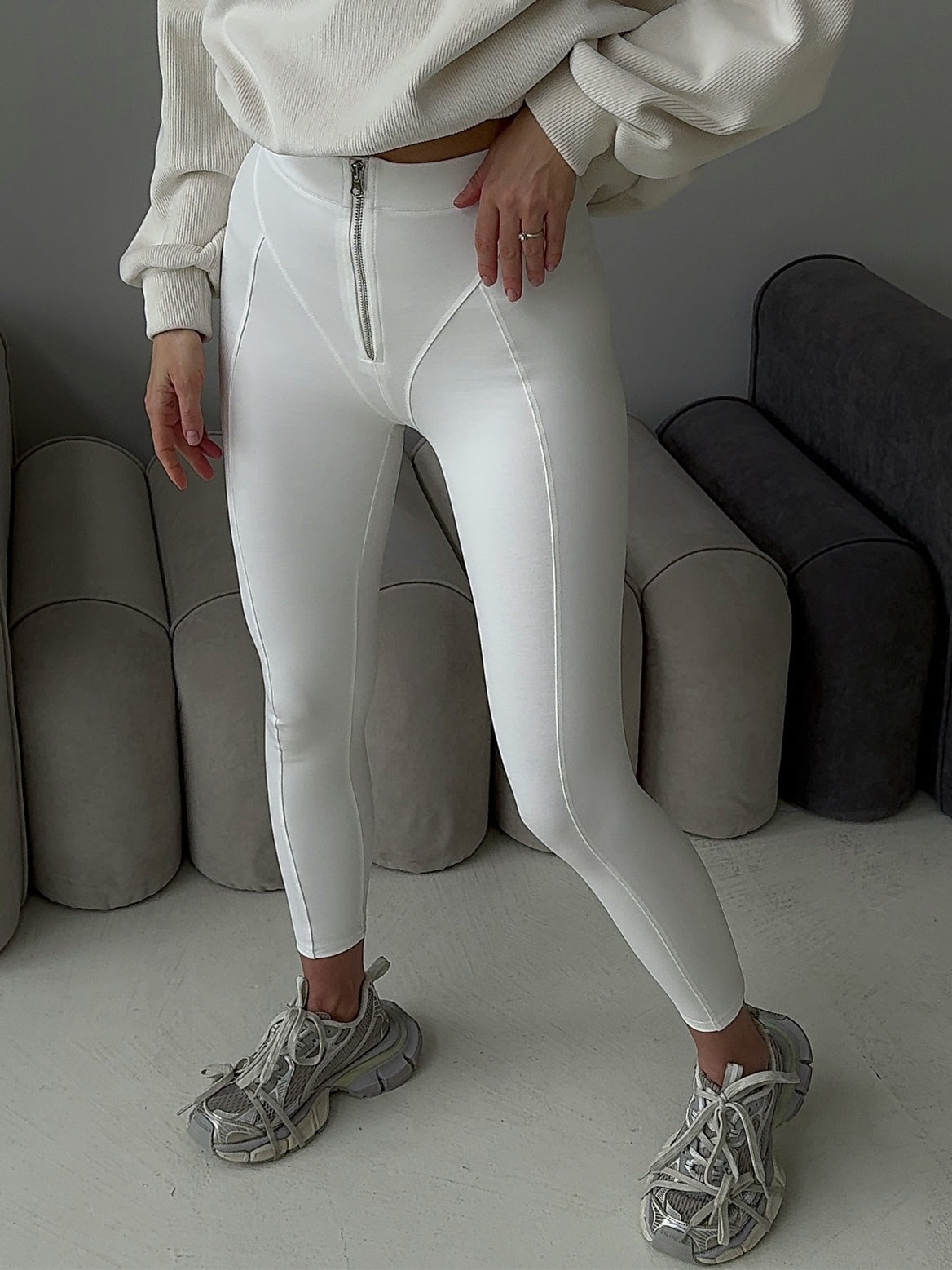ZASUWA Women's High-Waisted Zipper Leggings - Stretchy Yoga Pants for Workout, Running & Gym - Trendy Fitness Leggings with Side Pockets