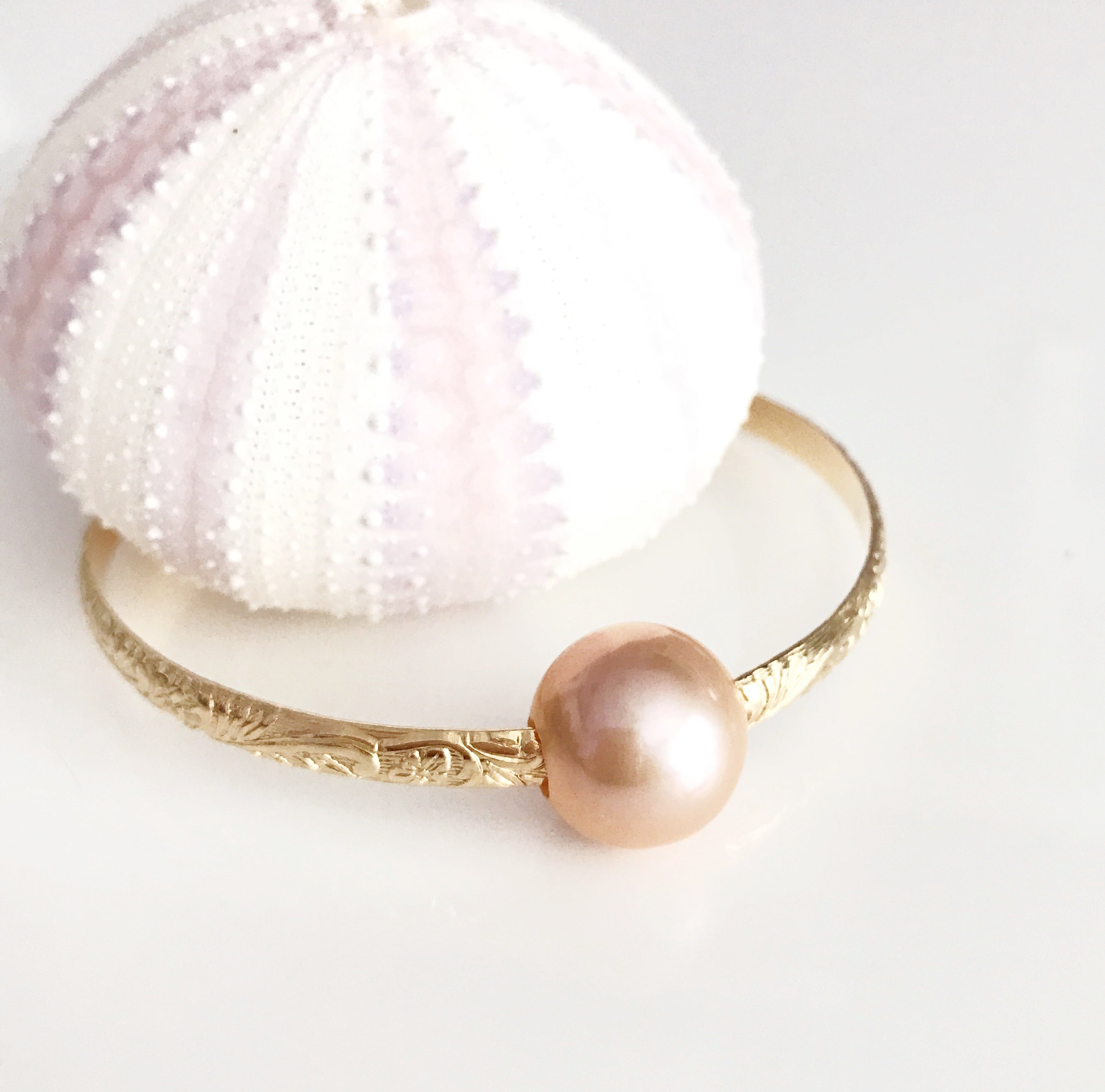 Bangle ALII Pink Edison Pearl Bracelet (B315) - Elegant Jewelry for Women, Perfect for Parties, Weddings & Special Occasions